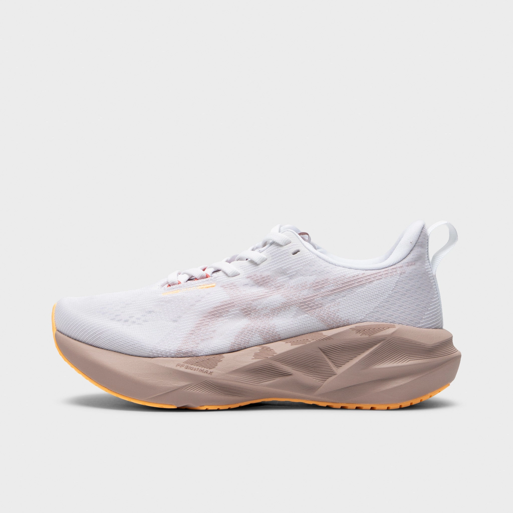 ASICS Women's Novablast 5 White / Fawn Practical Style