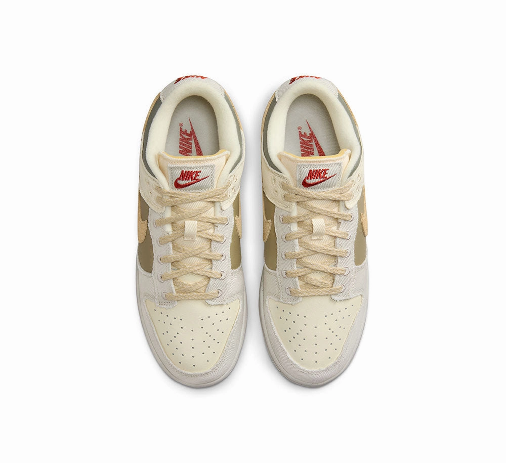 Slip-resistant ease Maximum look Women's Nike Dunk Low
