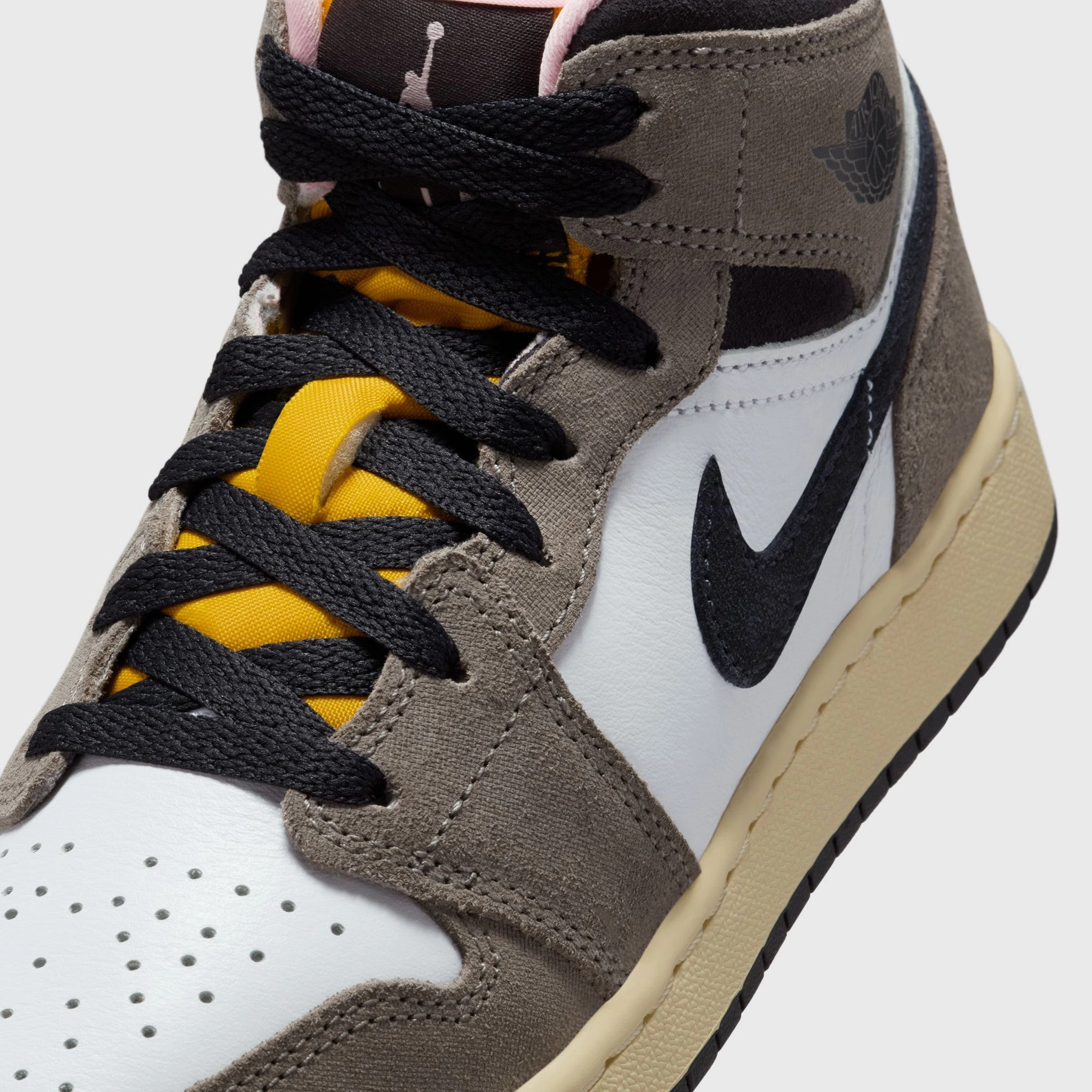 Comfort Fit System Quick Reaction Jordan 1 Mid SE GS White / Oil Grey - Cave Stone