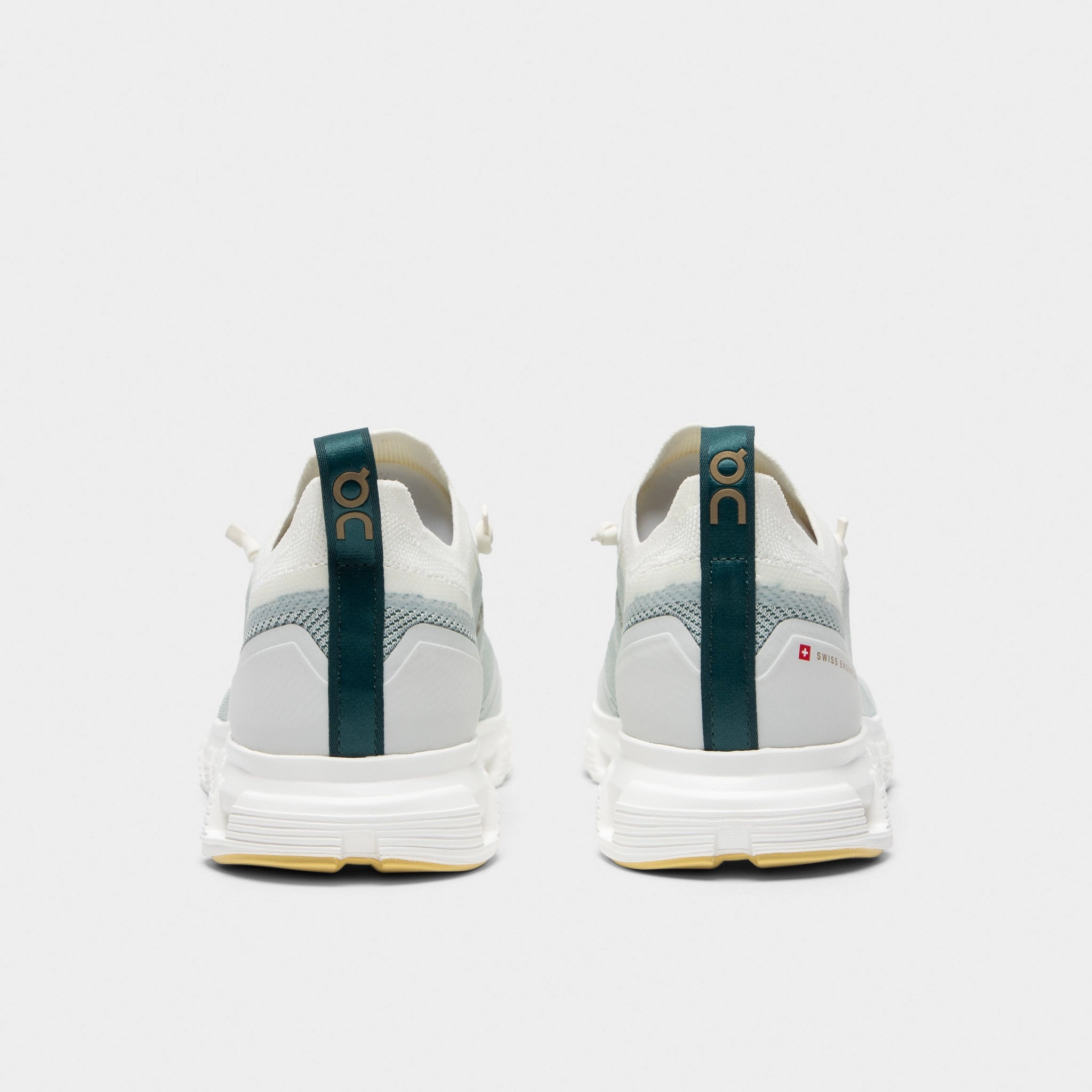 Lightweight Outsole memorable - running On Cloud 6 Versa White / Green - Gold