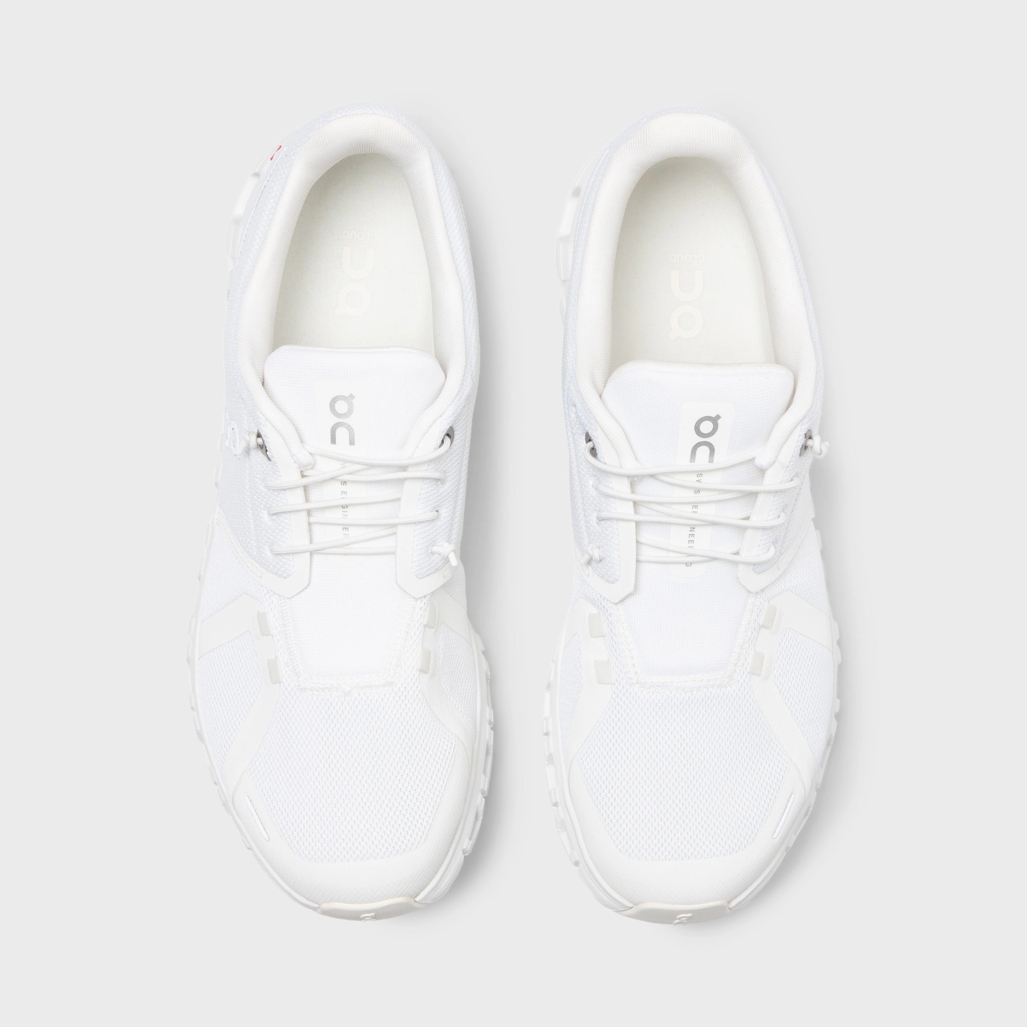 easy - to - clean shoes On Cloud 6 White / White