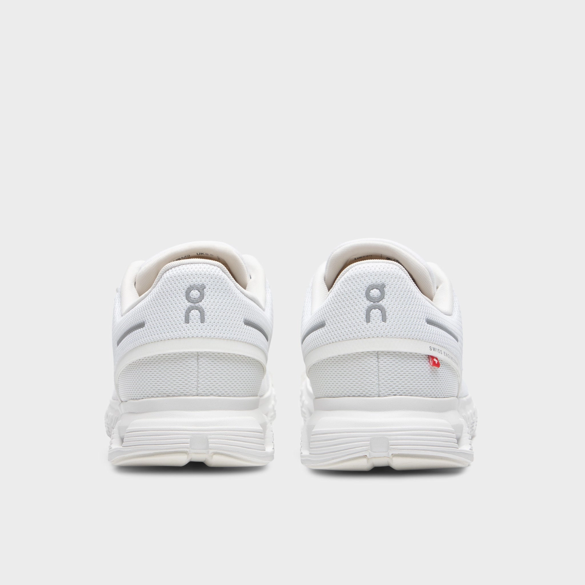 On Cloud 6 White / White shoe covers