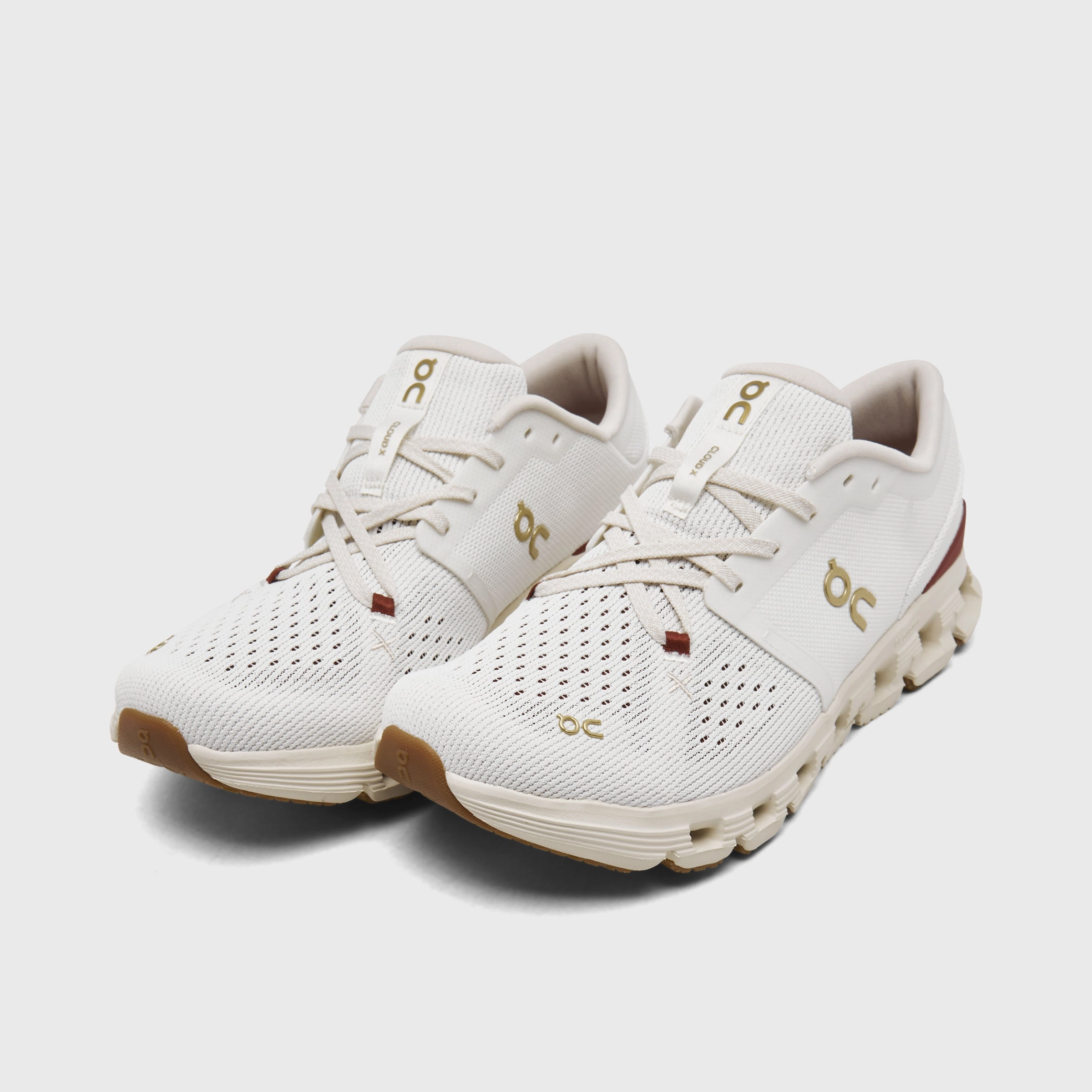 track shoes substitute grip - enhancing shoes On Cloud X 4 Ivory / Cream