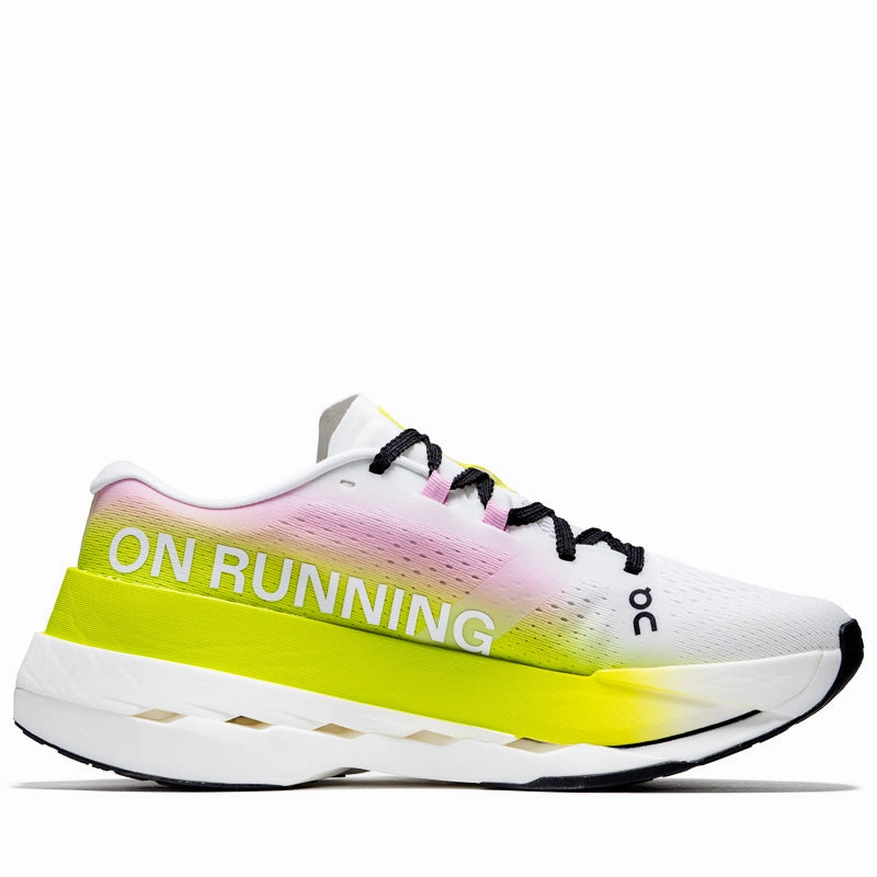 Comfort Padding System Running Event On Cloudboom Max - Lime/Raspberry