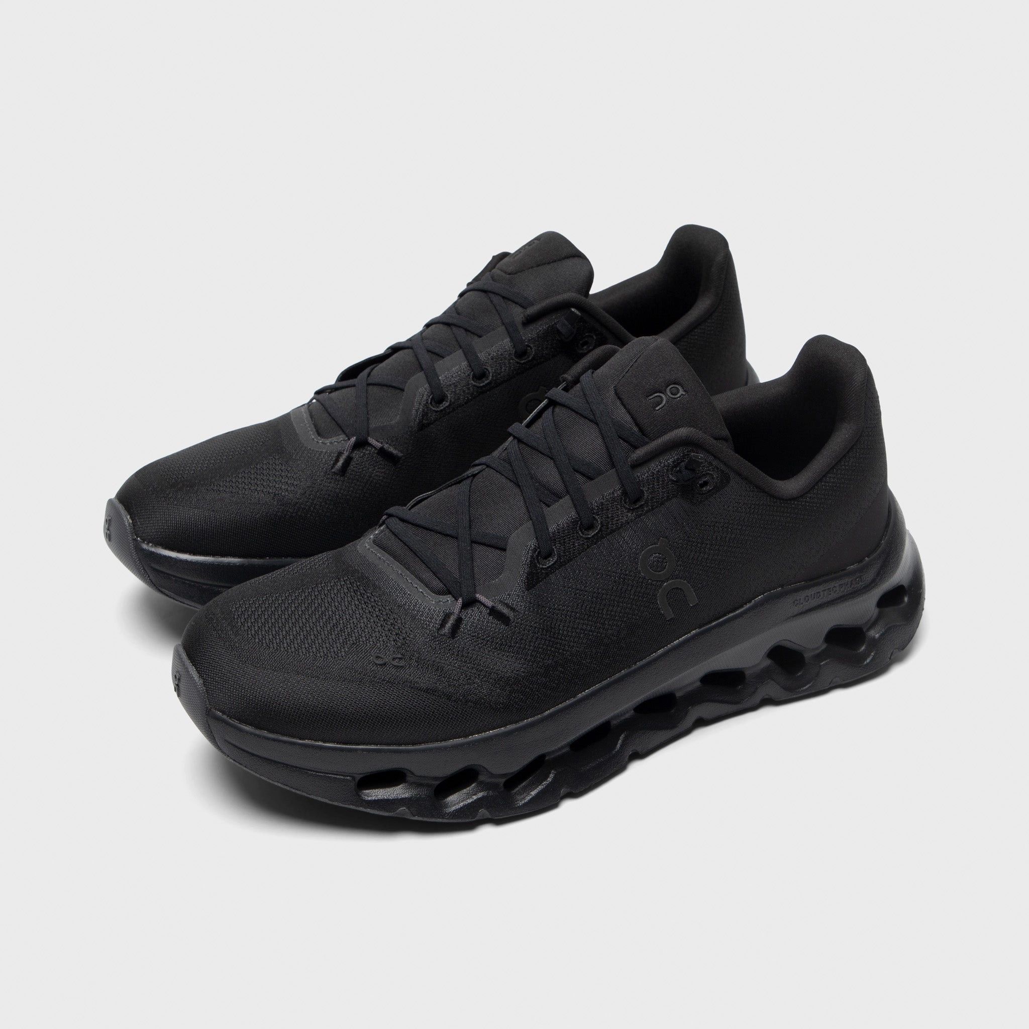 On Cloudtilt Eclipse / Black running in morning Eva Midsole