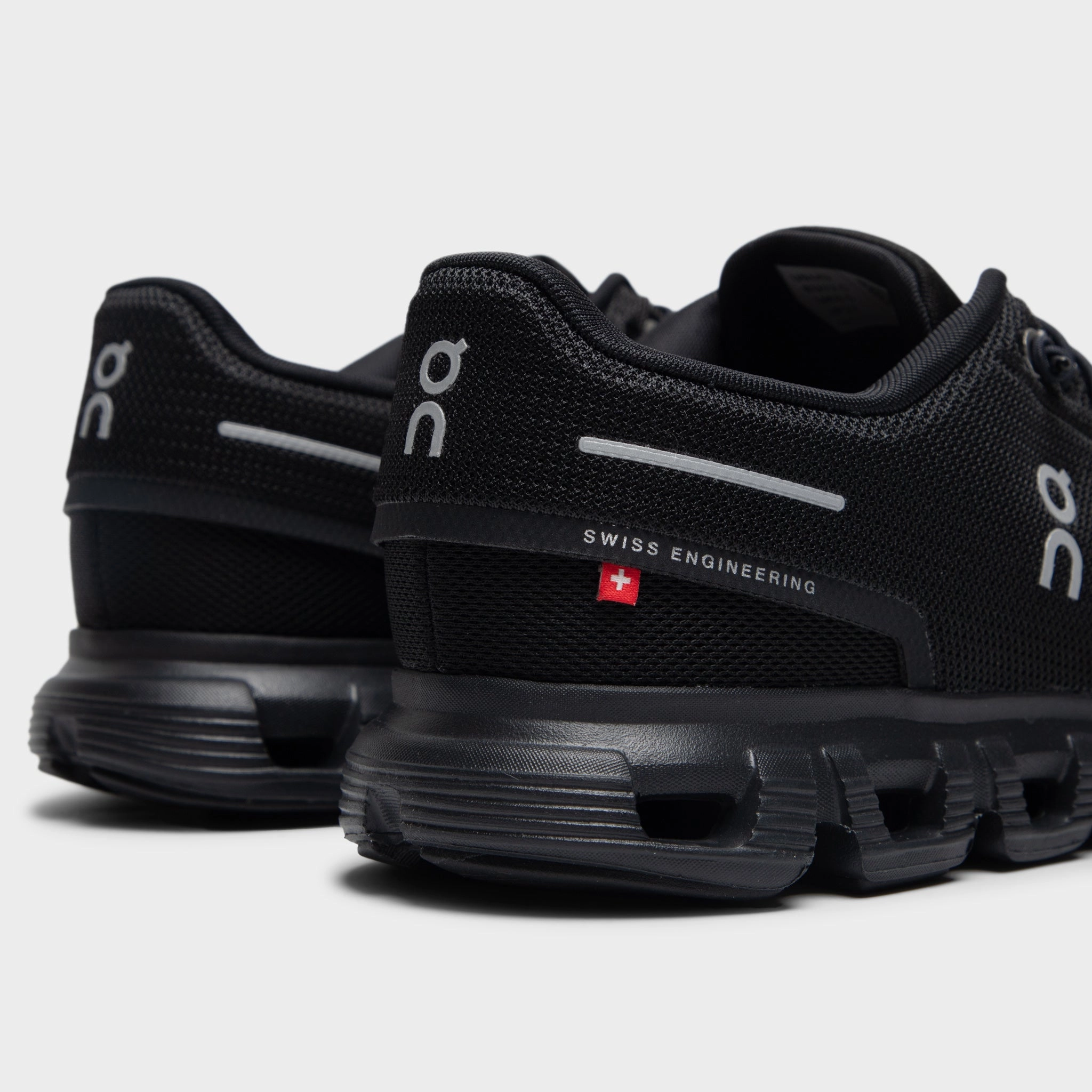 Single color preference On Running Cloud 6 Black / Black