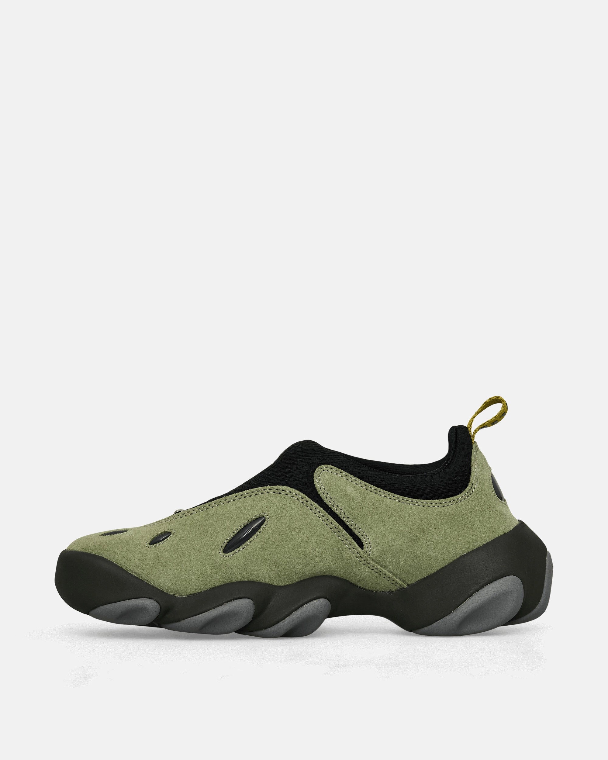 Strong Grip Orbital Flesh Sneakers Tea / Black