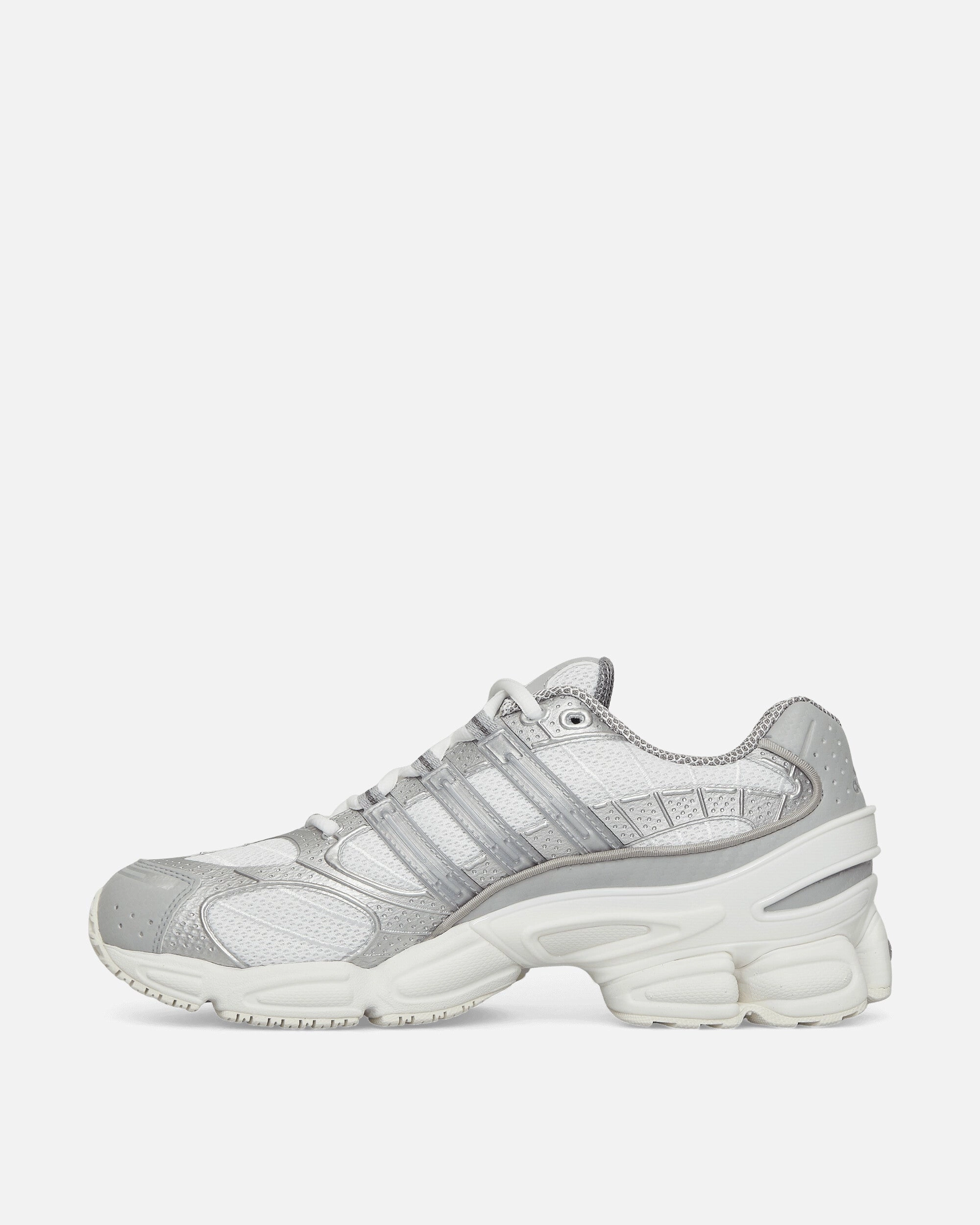 Road Style Flexible Sole Unit Ozweego Pro Sneakers Cloud White / Silver Metallic / Core White