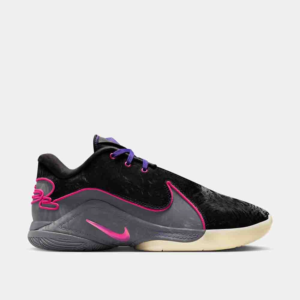 LeBron XXII "Tunnel Vision" Asymmetric Lacing Configuration