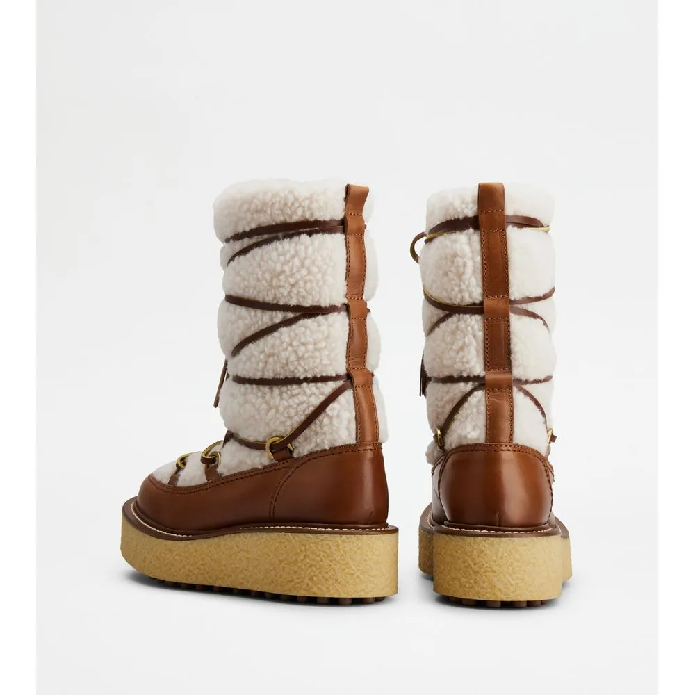 Craft Collector Clean Form Platform Ankle Boots in Leather and Wool