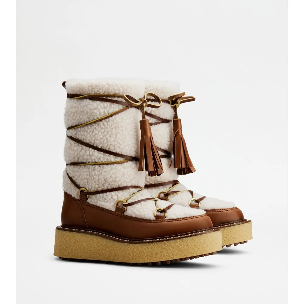 Transitional Look Platform Ankle Boots in Leather and Wool