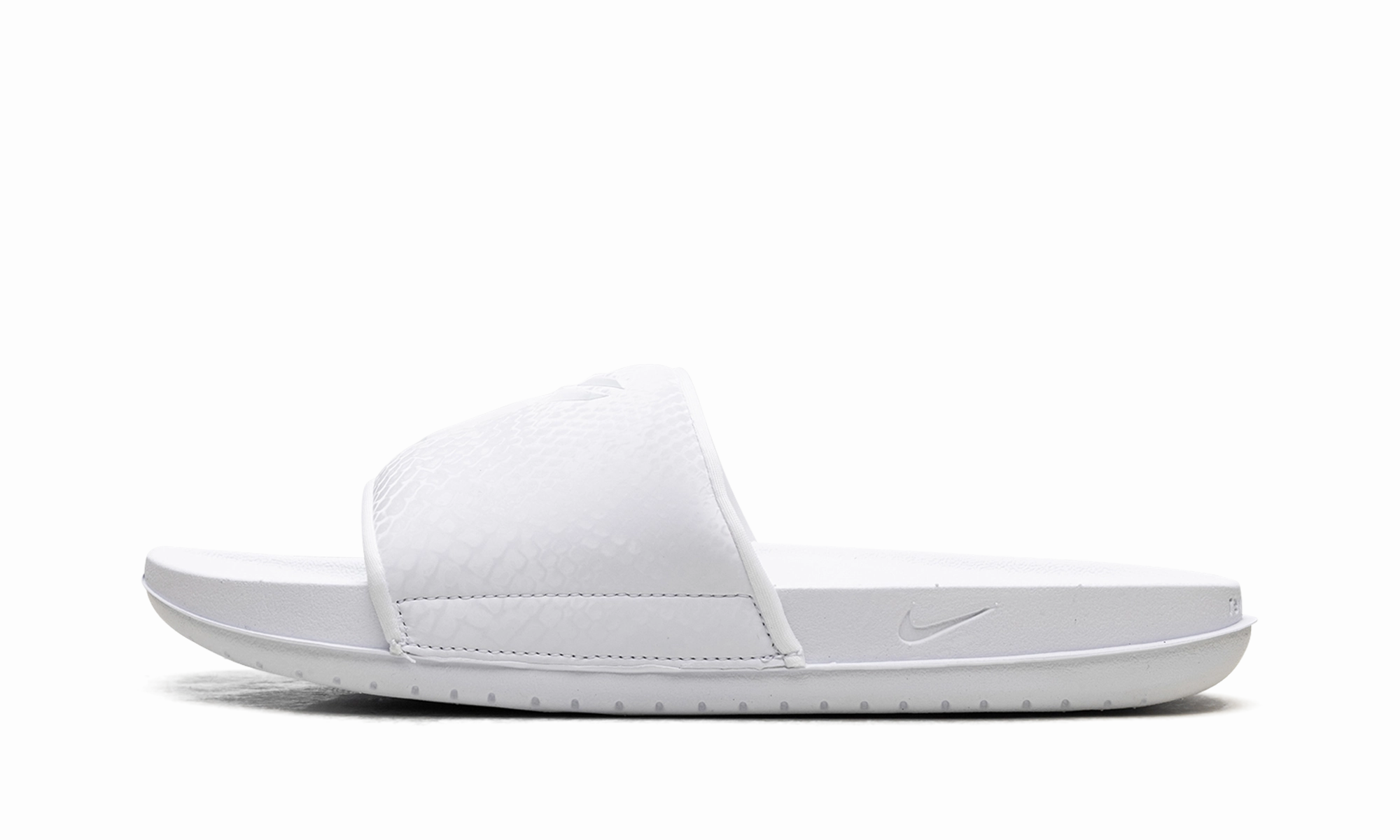 Kobe Offcourt Slide "Triple White" Agility Performance Shoes Tuned Cushioning