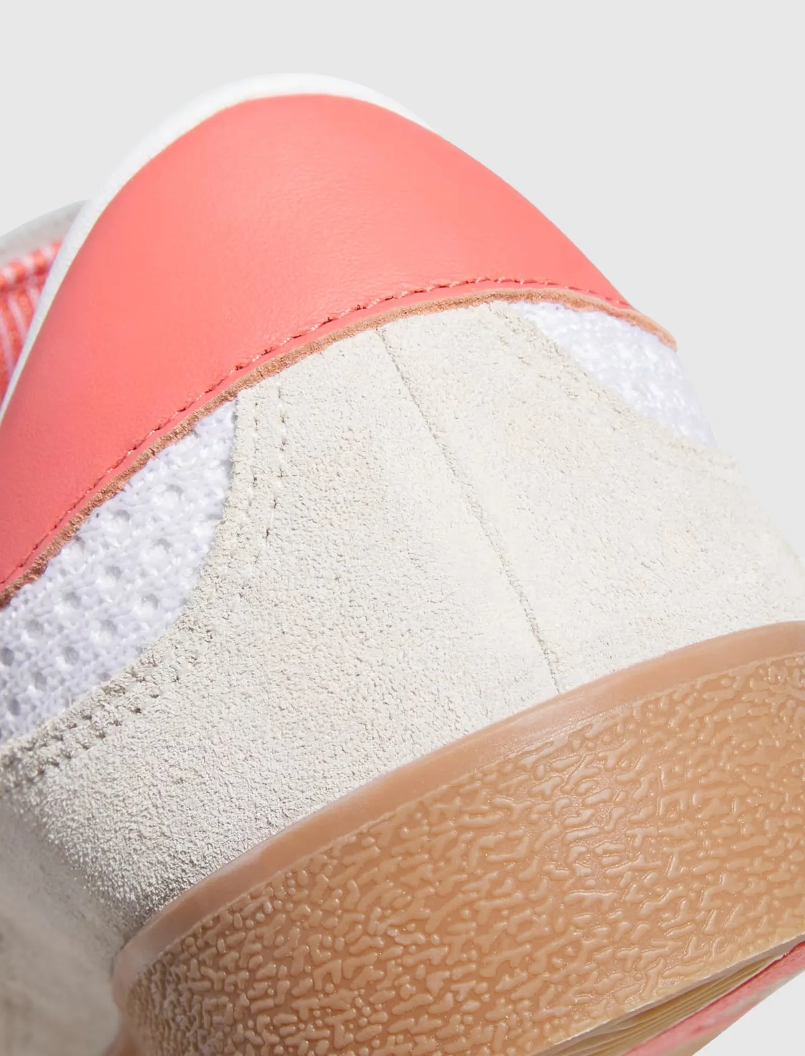 PUIG INDOOR "WHITE/RED" Polish Look Memory Foam Airport Travel
