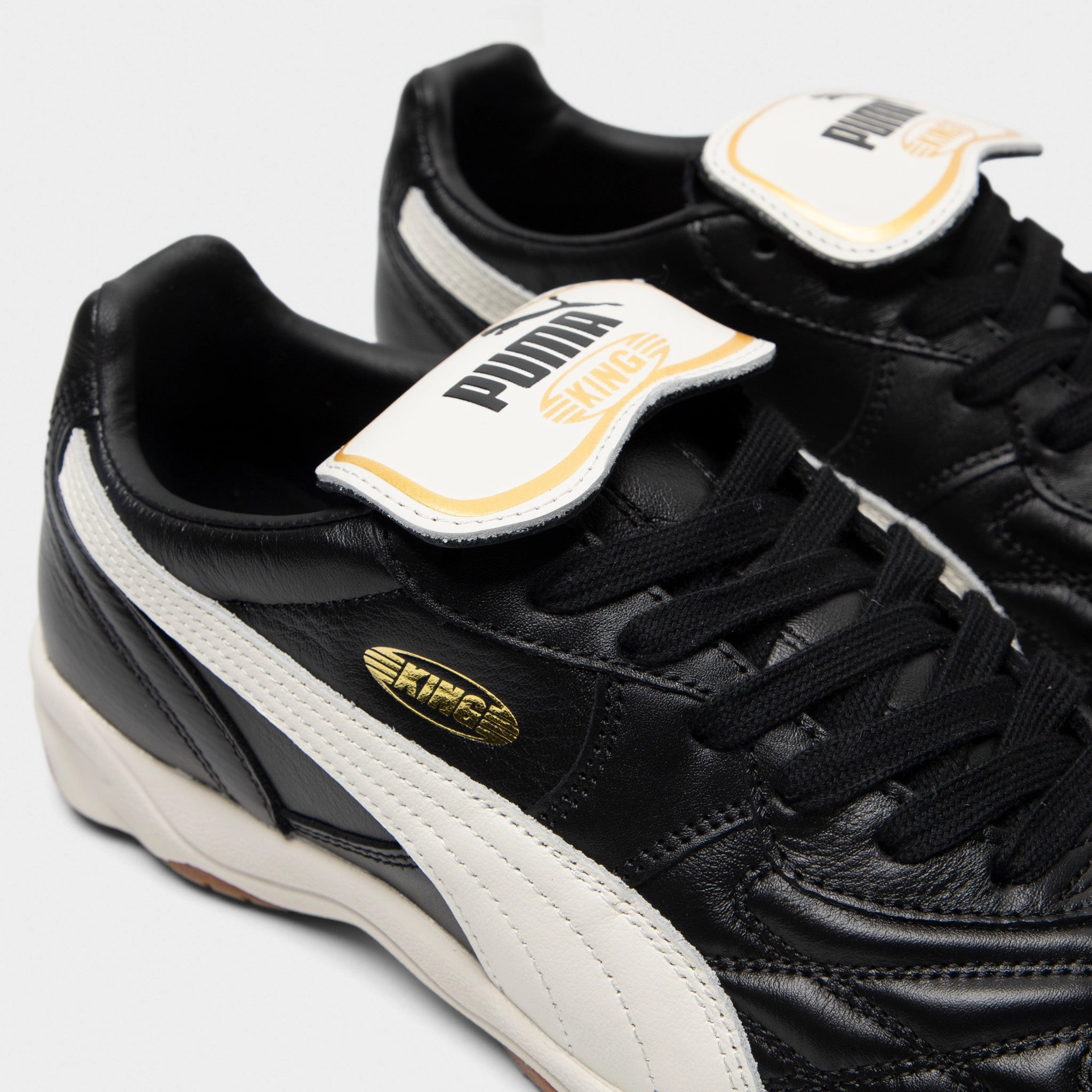 Puma King Indoor Balck / White / Gold Friend Hike