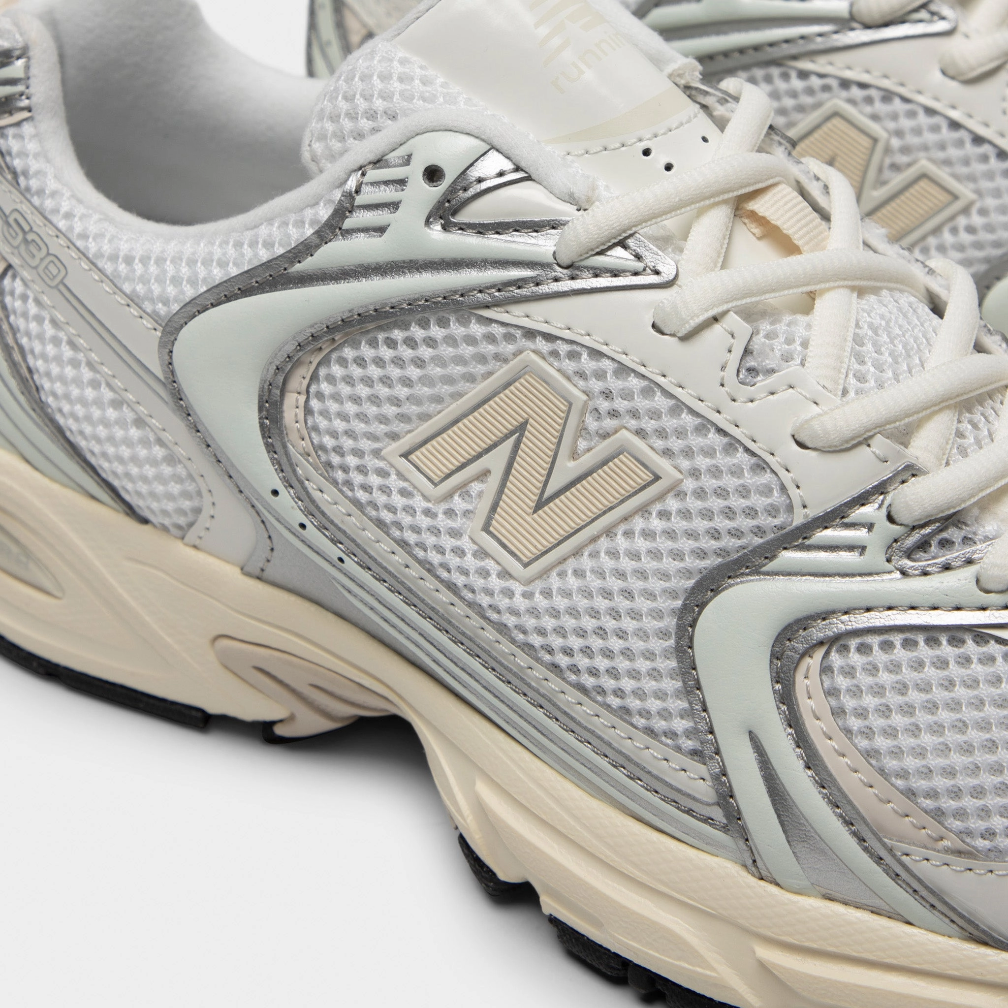 responsive - sole - technology - reactivity shoes vertical - design shoes New Balance 530 Silver Metallic / Linen