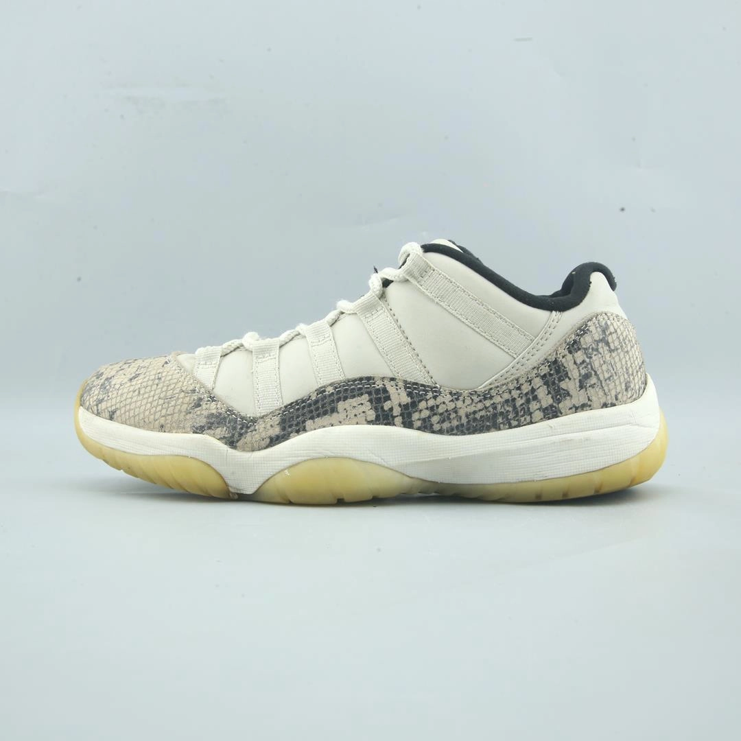 Power Transfer Grip Stretchable Collar JORDAN 11 RETRO LOW