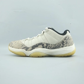 Power Transfer Grip Stretchable Collar JORDAN 11 RETRO LOW