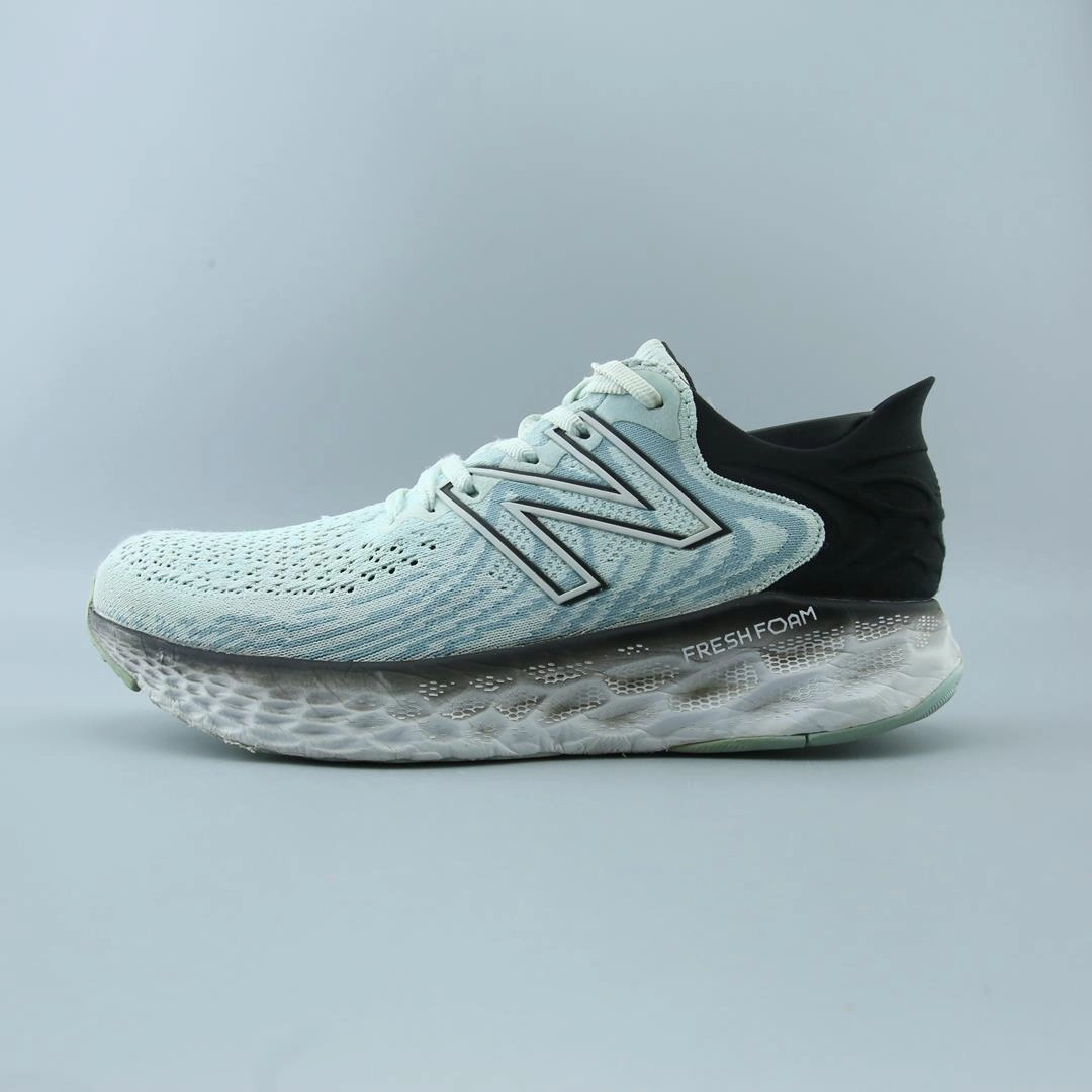 NEW BALANCE FRESH FOAM X 1080V11 running in a sound area shoes advanced - user shoes