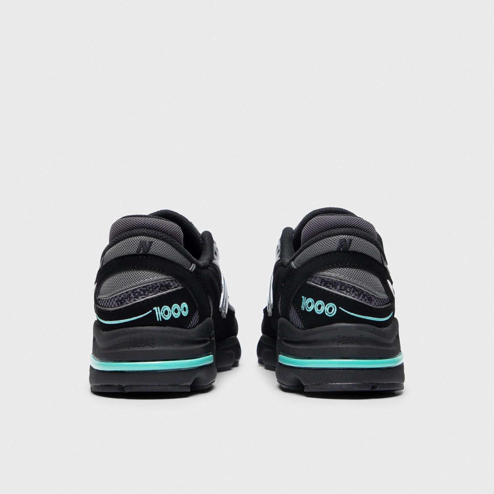 running gloves relay running New Balance M1000 Black / Teal