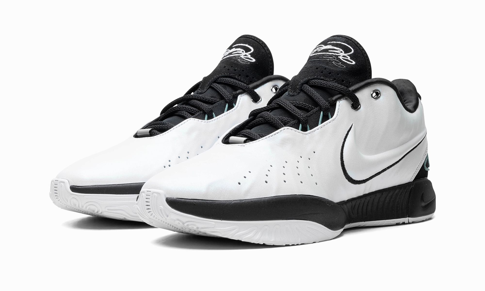 Sneakers Durability Torsion Control Plate LeBron 21 "Conchiolin"