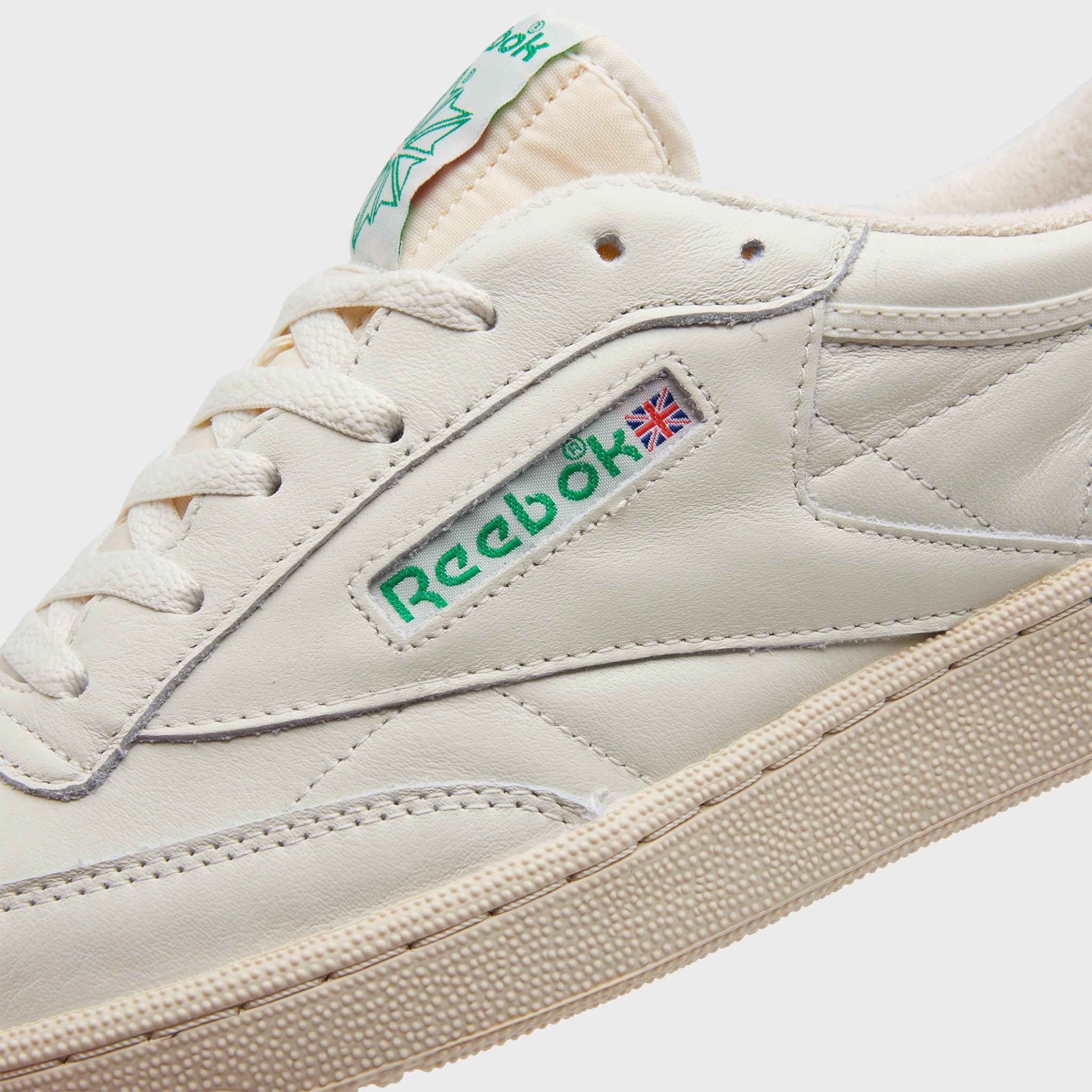 On The Run Freedom Move Reebok Club C 85 TV White / Green