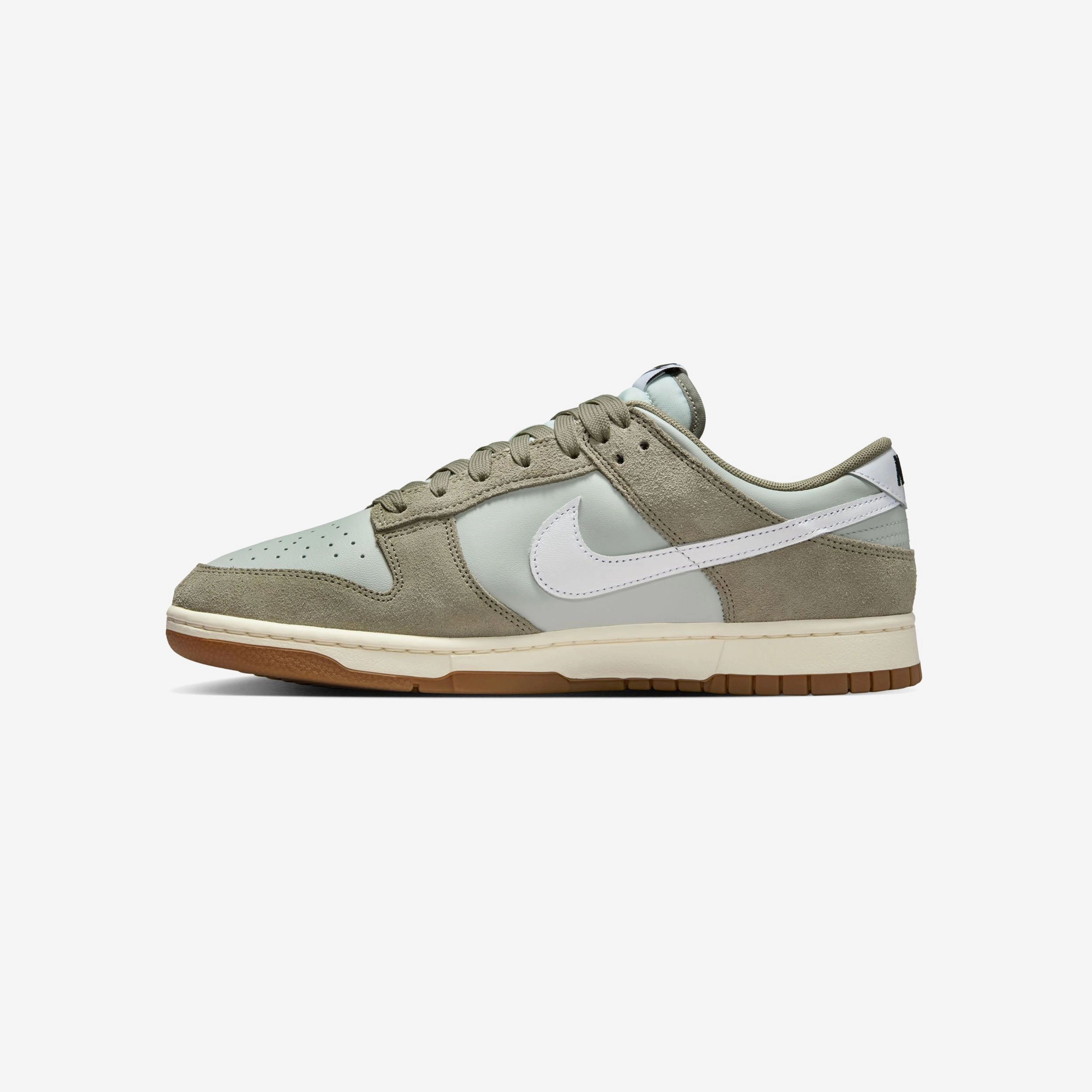 Dunk Low Retro Se Durable Gear Seamless construction