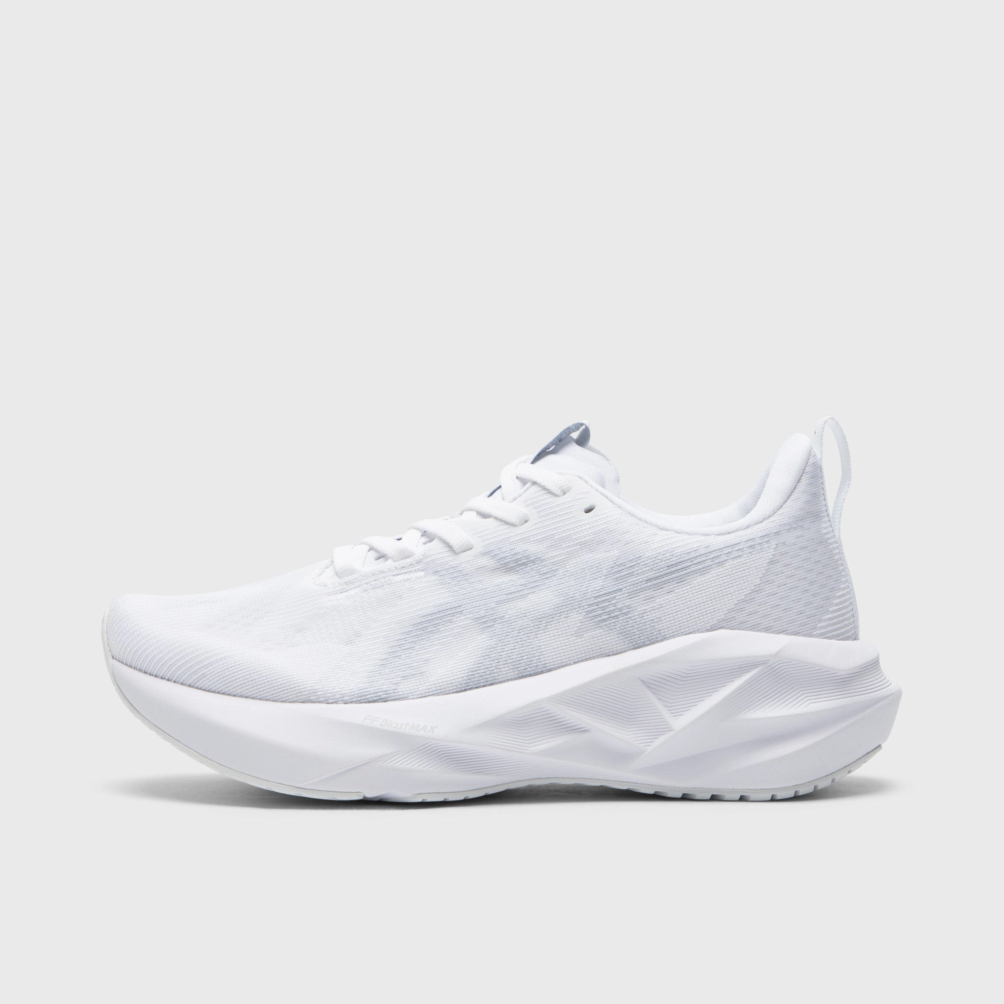 Gym Street ASICS Women's Novablast 5 White / Piedmont Grey