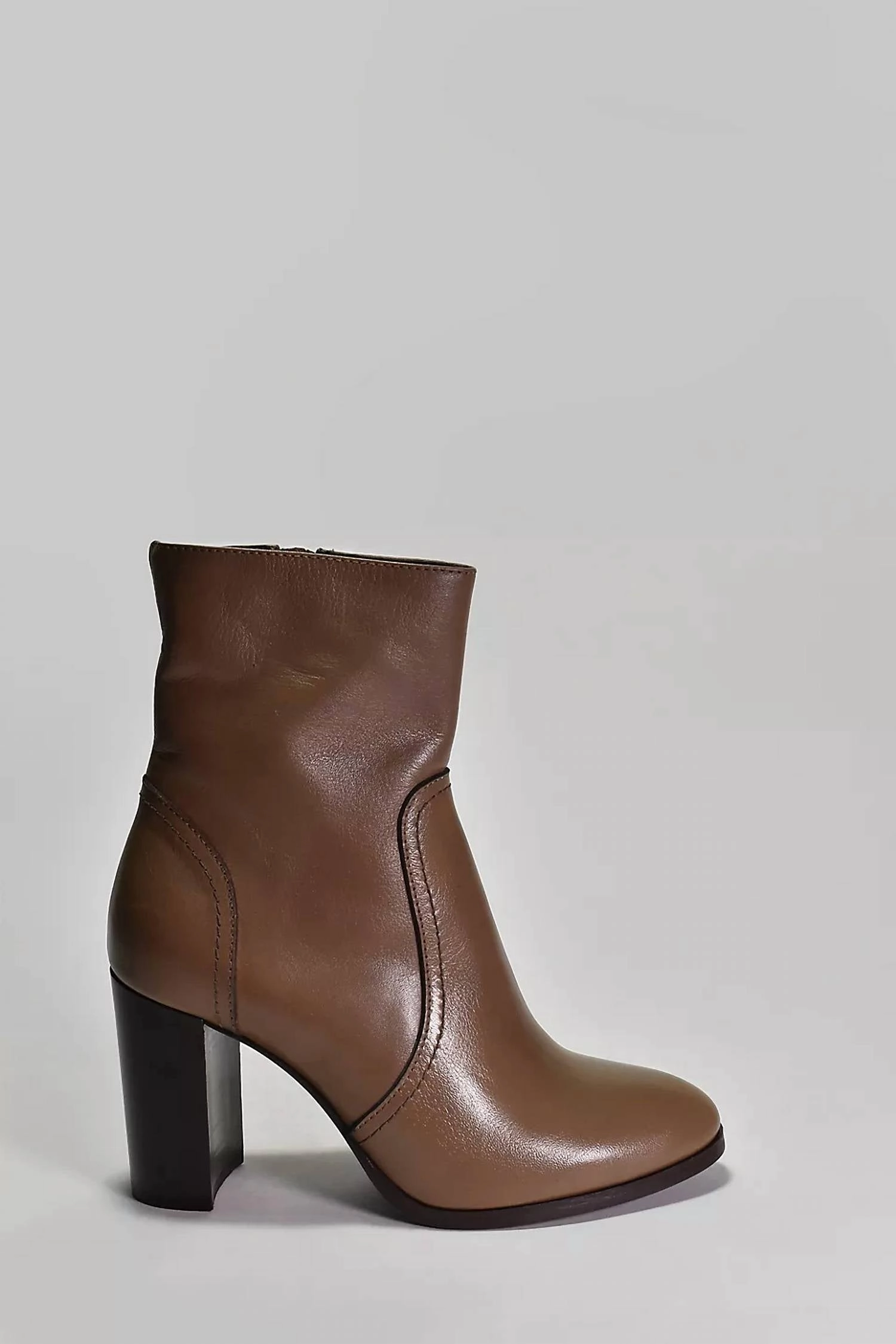 Women's Portia Boots In Taupe Stage Show Durable Fit