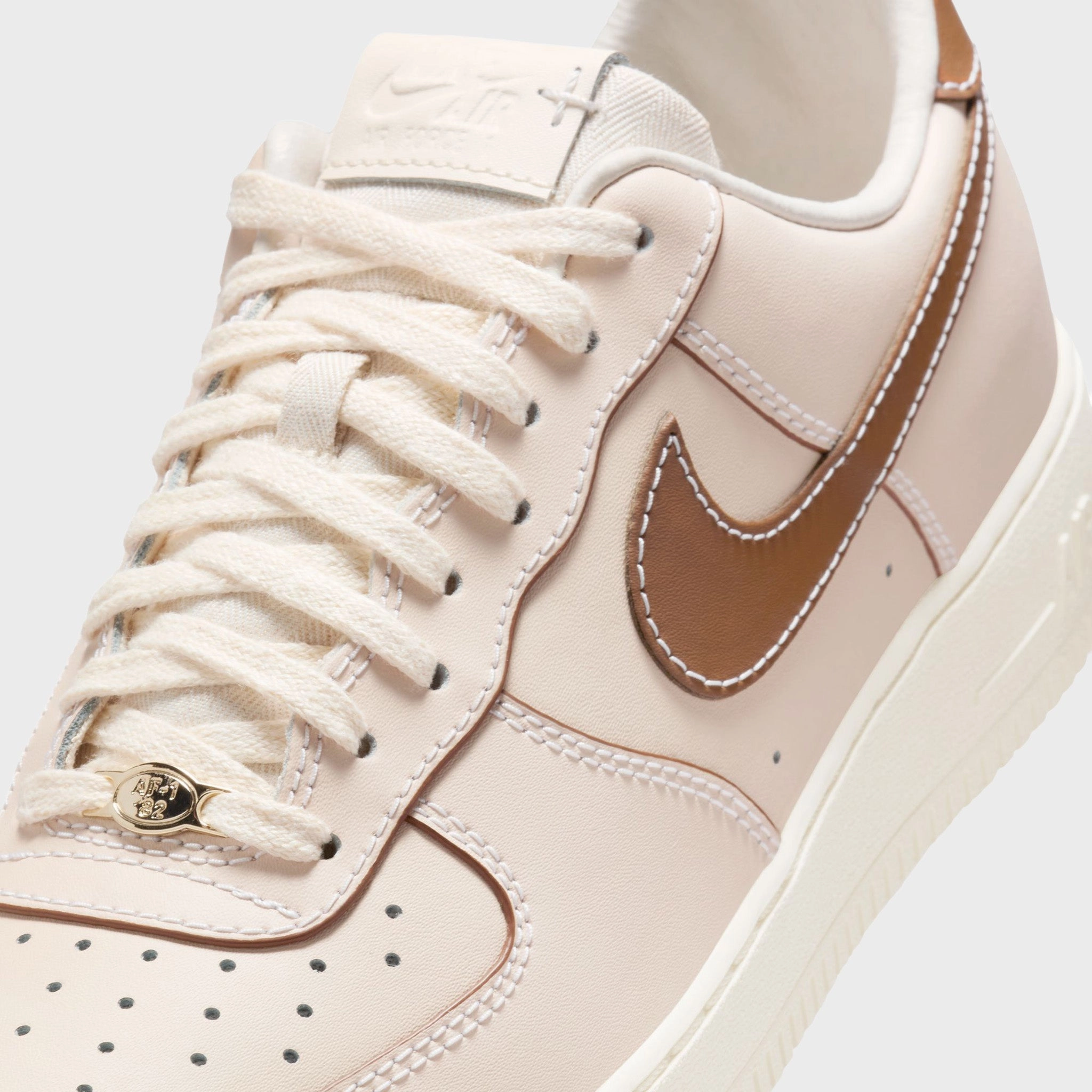 High Speed Boost Enhanced Performance Nike Air Force 1 '07 Pearl White / Light British Tan