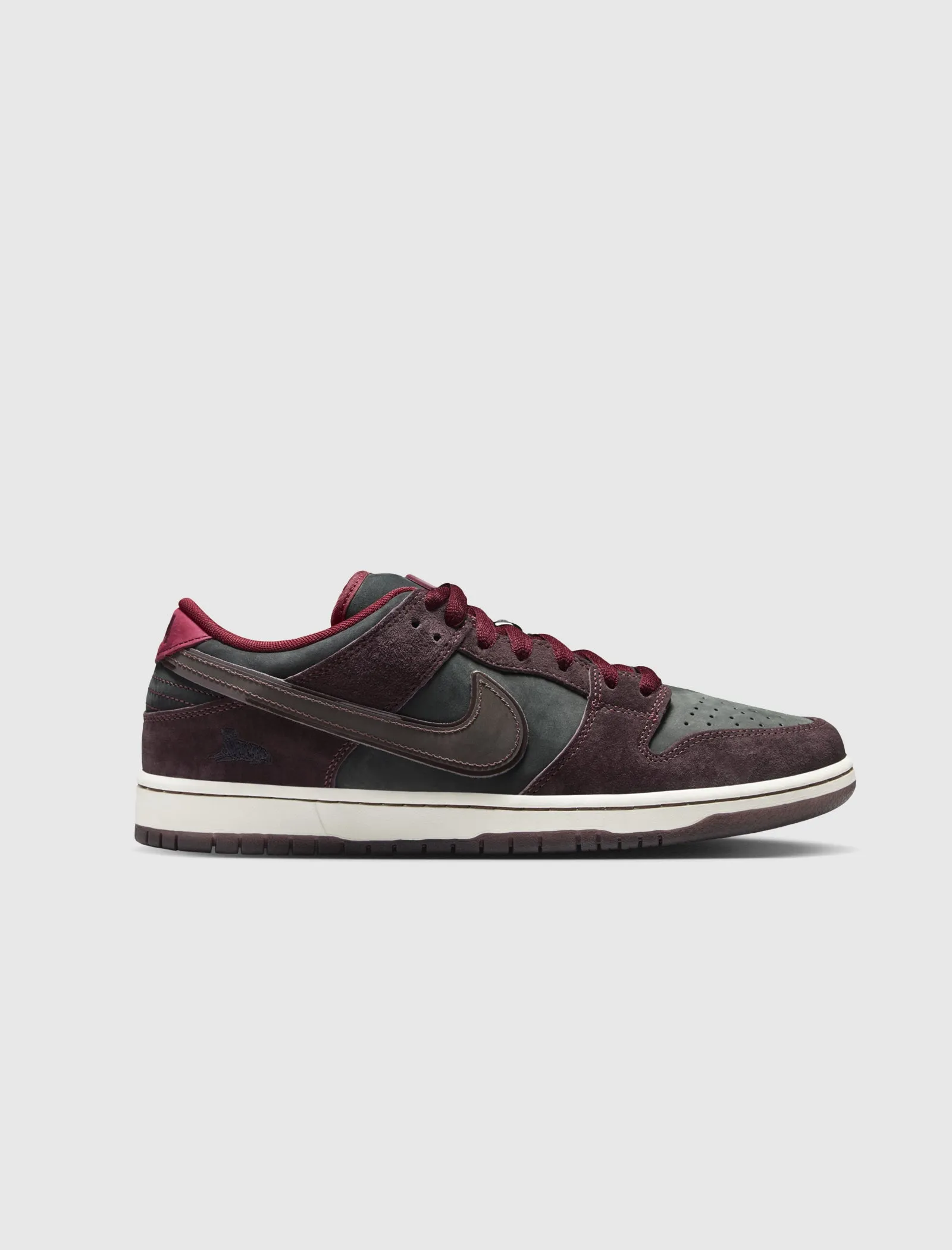 RIOT SB DUNK LOW PRO "DARK BEETROOT" Grace Walk Arch Support Daily Walk