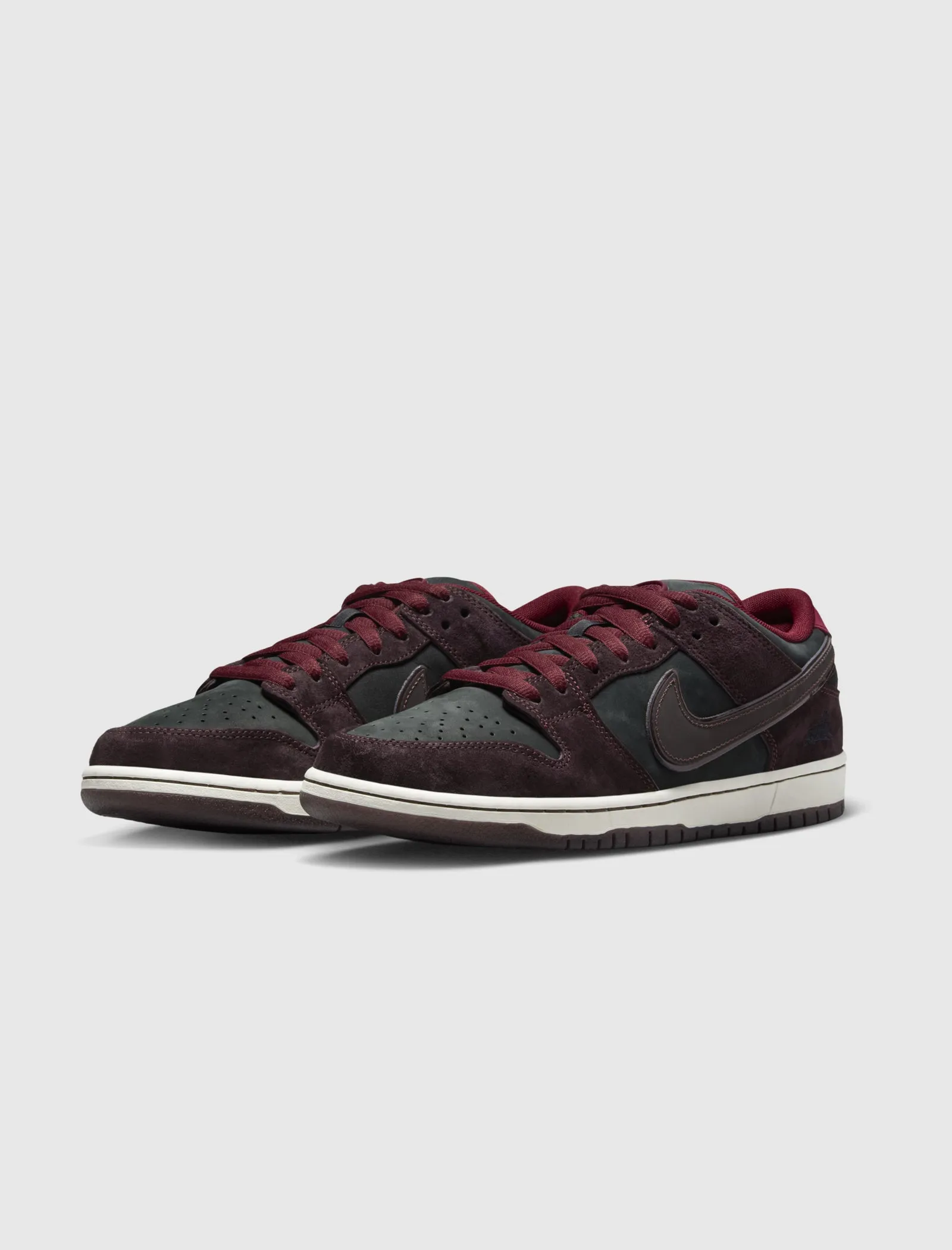 Comfort collar RIOT SB DUNK LOW PRO "DARK BEETROOT"
