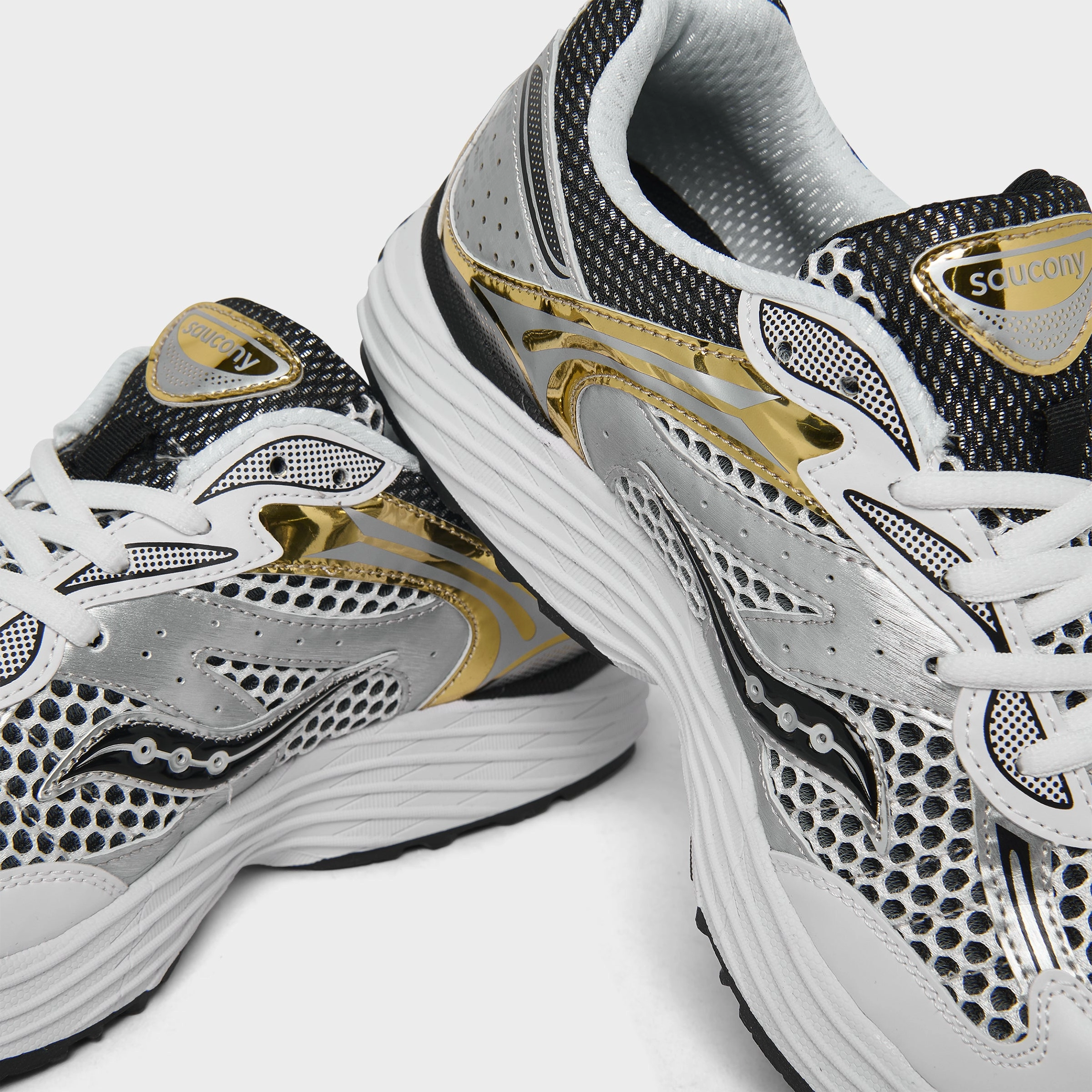 Saucony Juniors' Omni 9 White / Gold - Silver Modern Twist