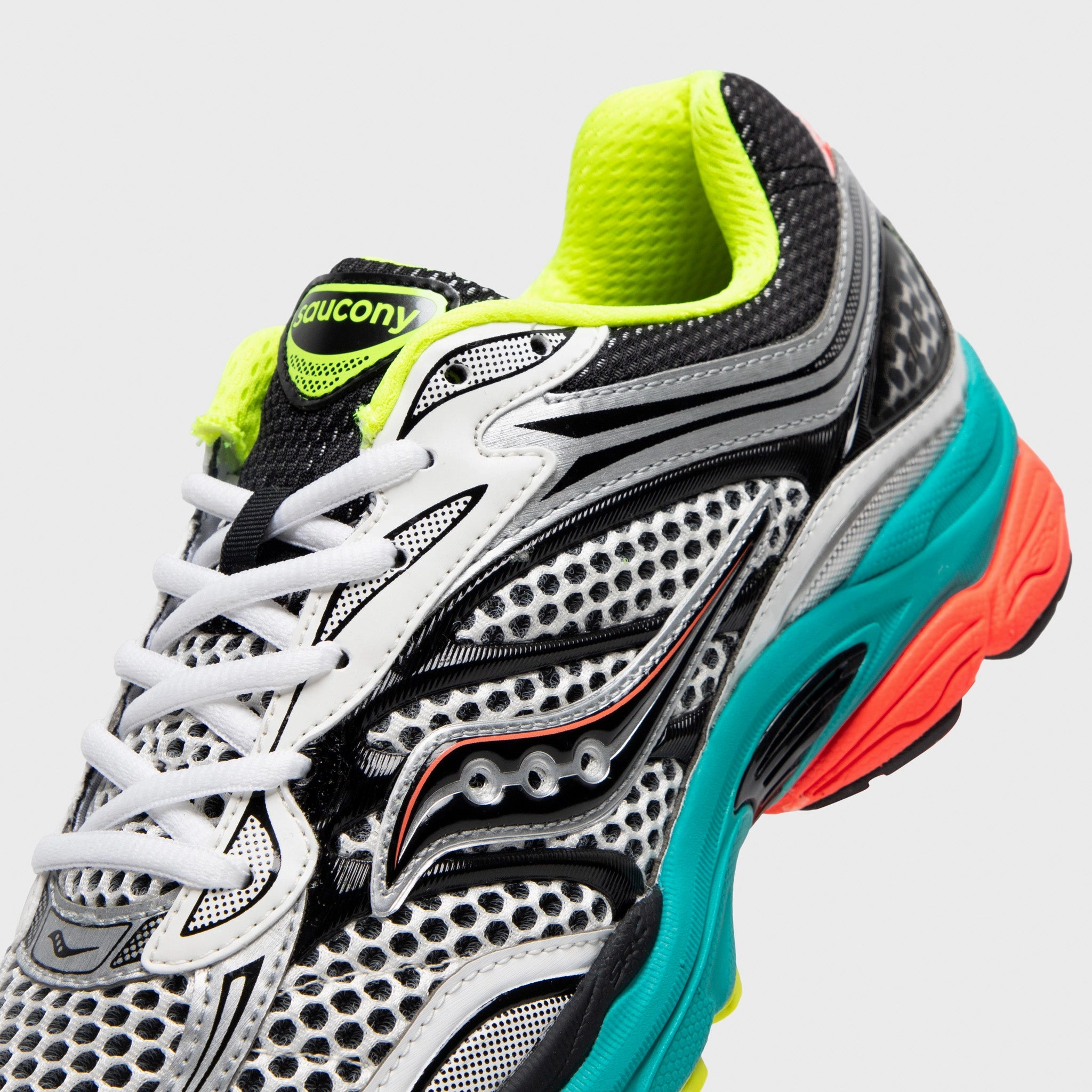 Lifestyle Ready Saucony ProGrid Omni 9 Silver / Multi