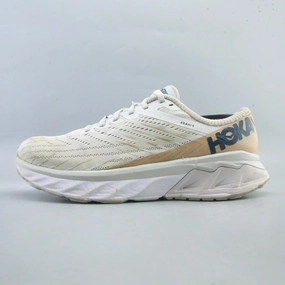 Youth - runner HOKA ONE ONE ARAHI 4