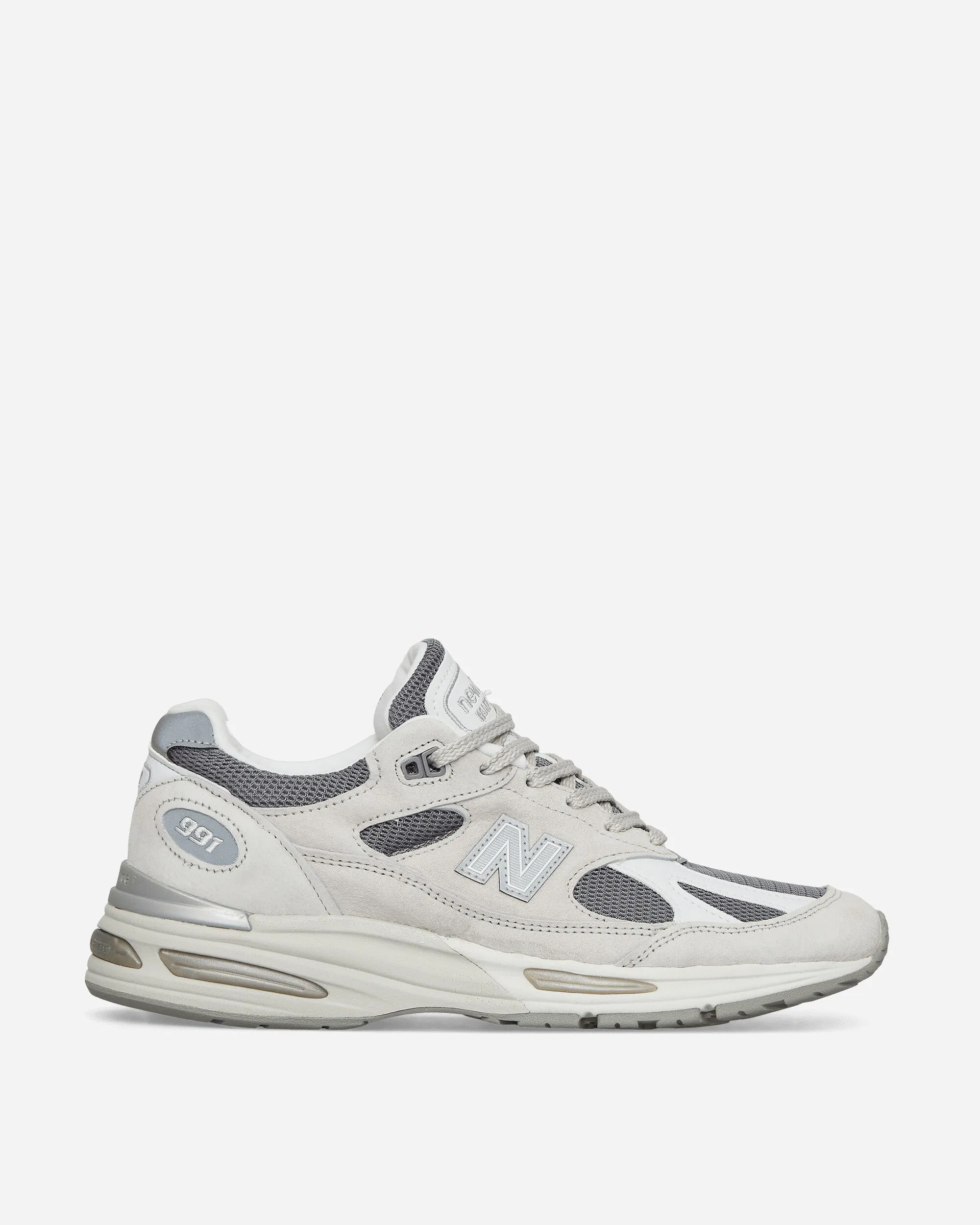 High Traction Outsole Low Profile Cushioning Made in UK 991v2 Sneakers Nimbus Cloud / Silver
