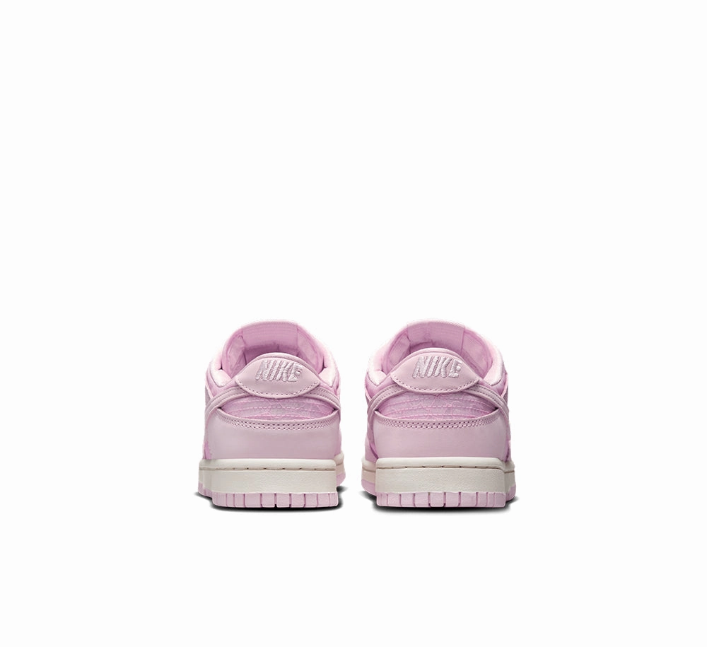 Smooth Transition Heel Women's Nike Dunk Low