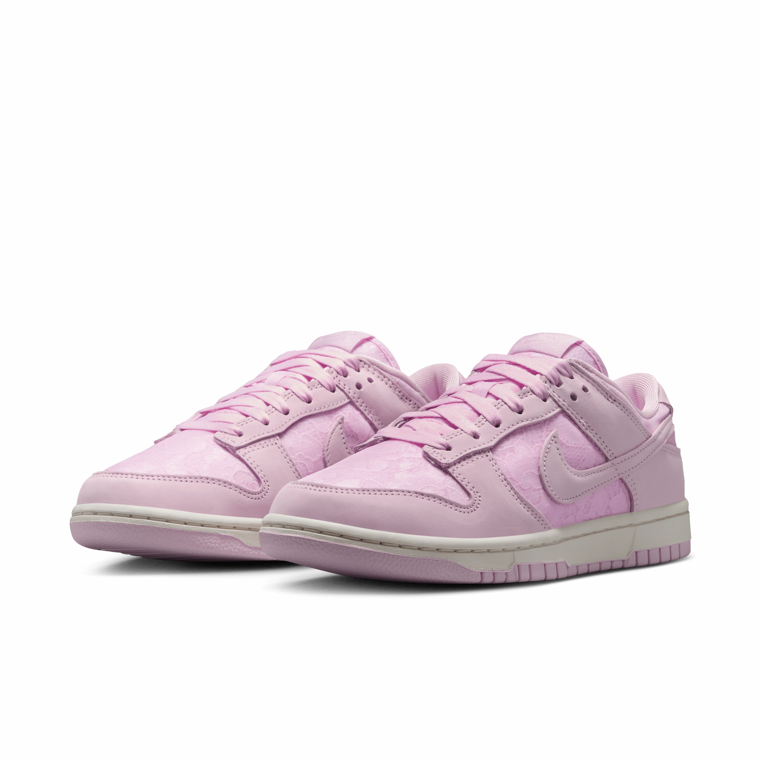 Support City Runner Women's Nike Dunk Low
