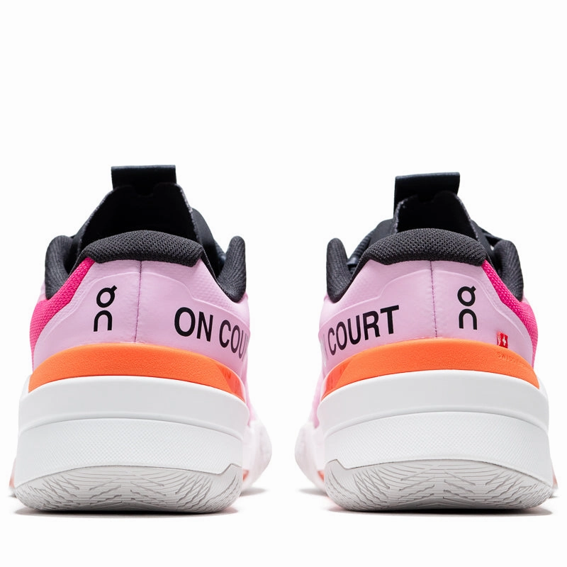 Running On The Roger Pro Fire - Pink/Flame