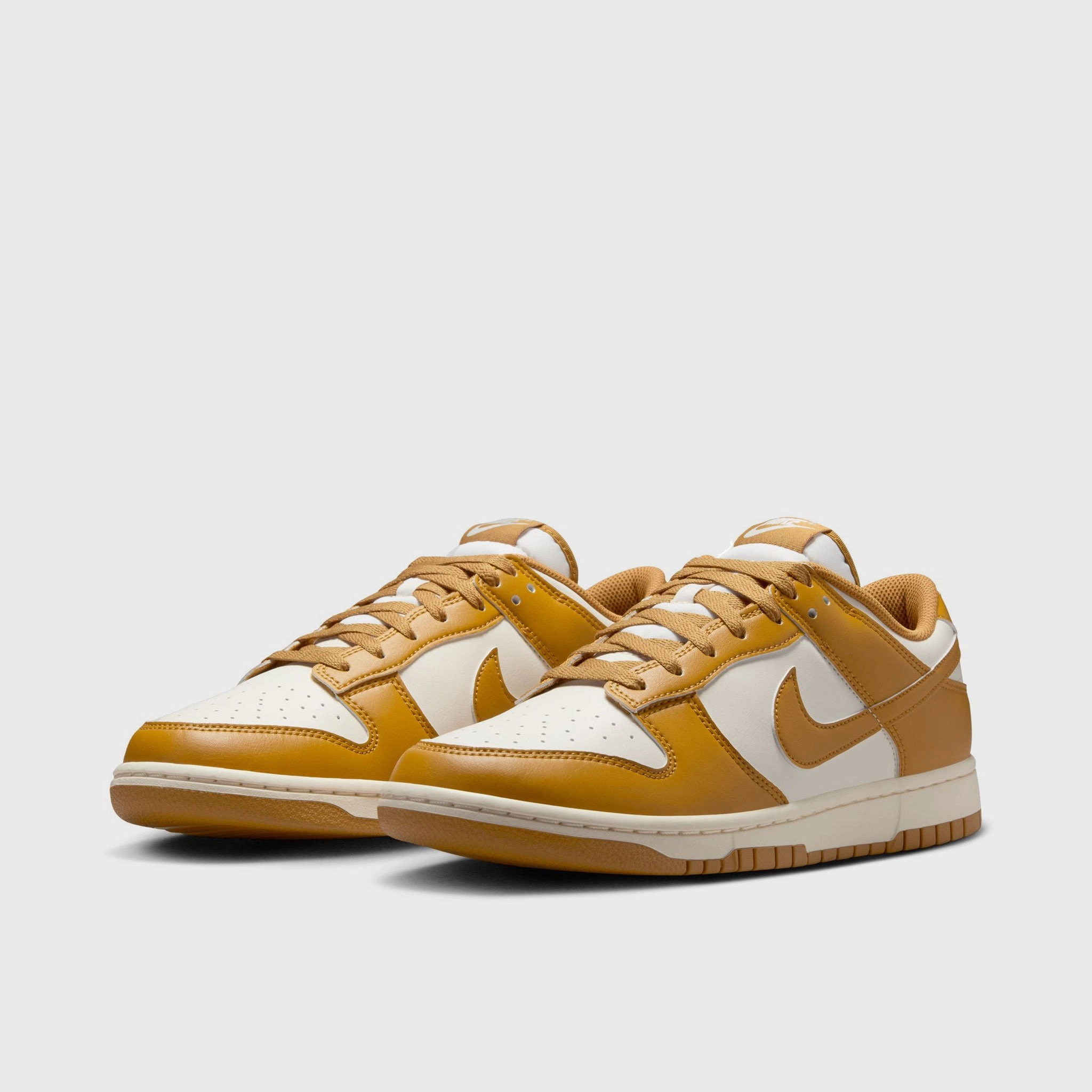 Precision Stitching Adaptive Lateral Support Nike Dunk Low Retro Pale Ivory / Wheat