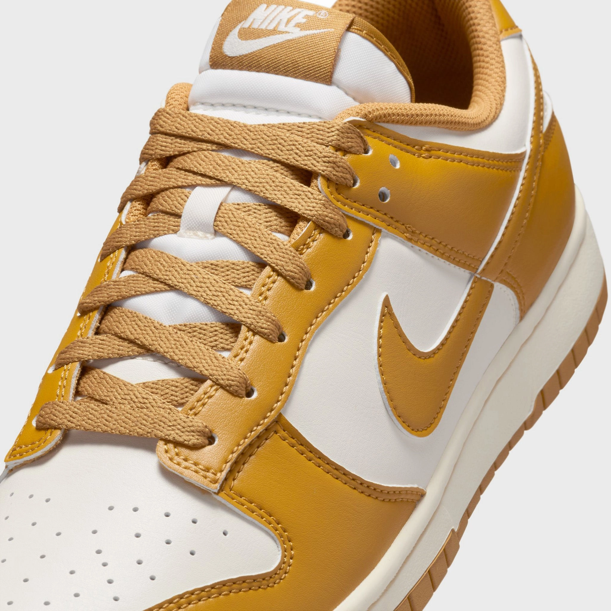 Nike Dunk Low Retro Pale Ivory / Wheat Tension Adjust Straps Trendy Appearance