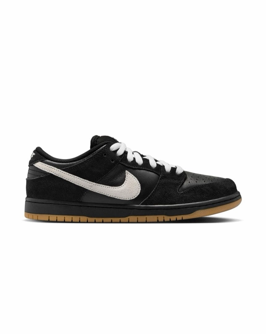 Recycled materials Nike SB Dunk Low Pro - Black / White - Black