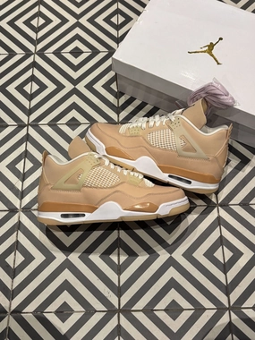 Jordan 4 Shimmer (Taille 40) Quick Outfits