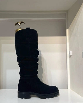 Gwen In Black Anti Odor Rural Traveler