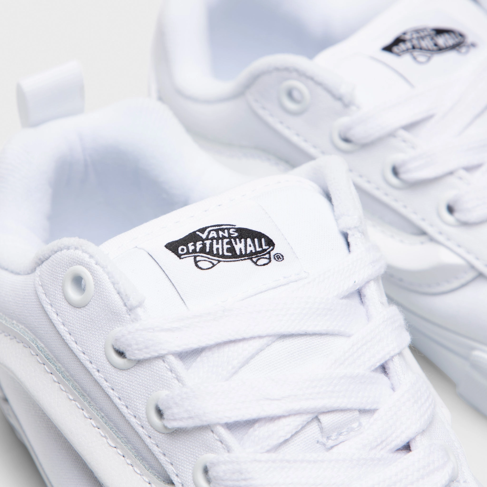 Vans Juniors' Knu Skool White / White Easy Fit Shoes Smooth ride