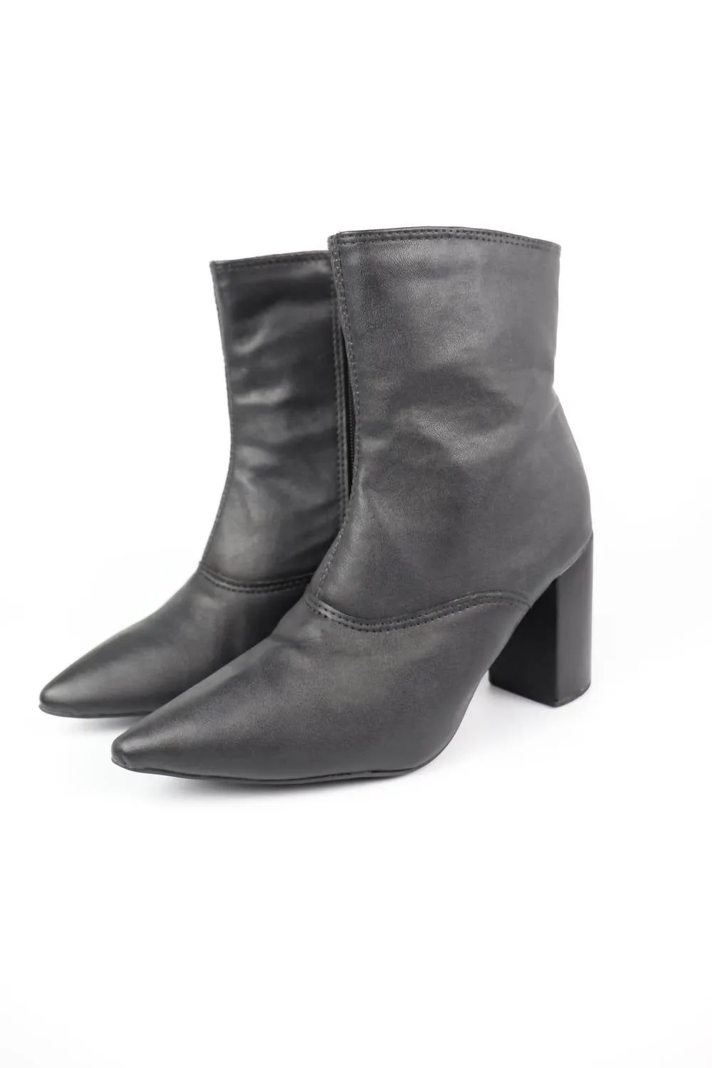 Effortless Style Sophia Boots In Black