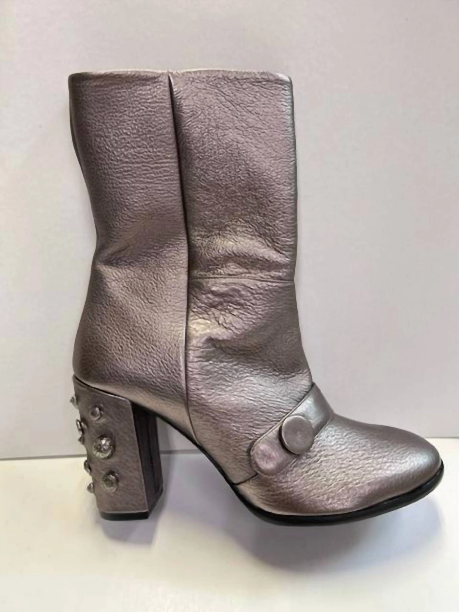 Spilla Heeled Boots In Steel Rugged Built Functional Minimalist
