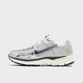 Nike Women's Zoom Vomero 5 Photon Dust / Chrome - Gridiron Smart Steps Hold Step