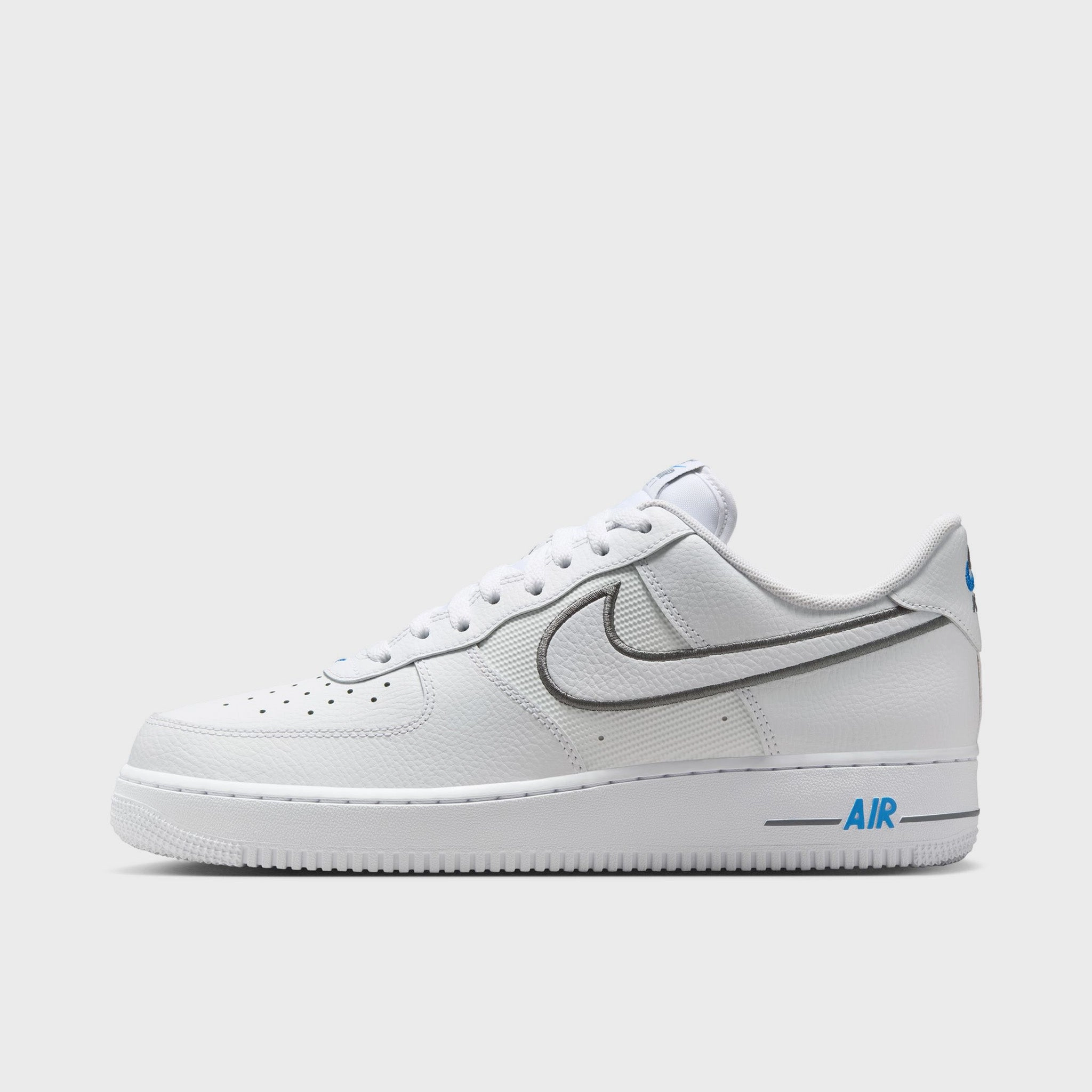 Thermoregulating Inner Layer Multi Directional Traction Pattern Nike Air Force 1 '07 White / Cool Grey - Photo Blue