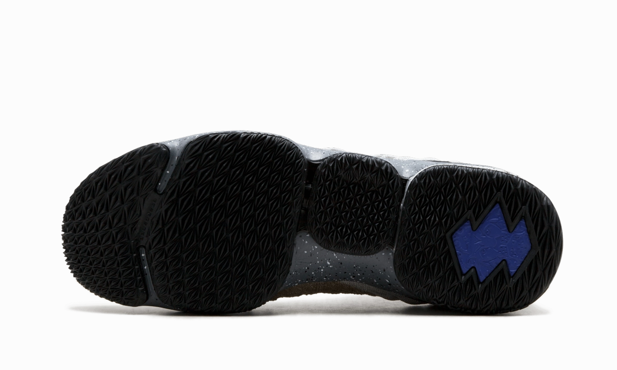LeBron 15 "Mowabb" Anti Odor