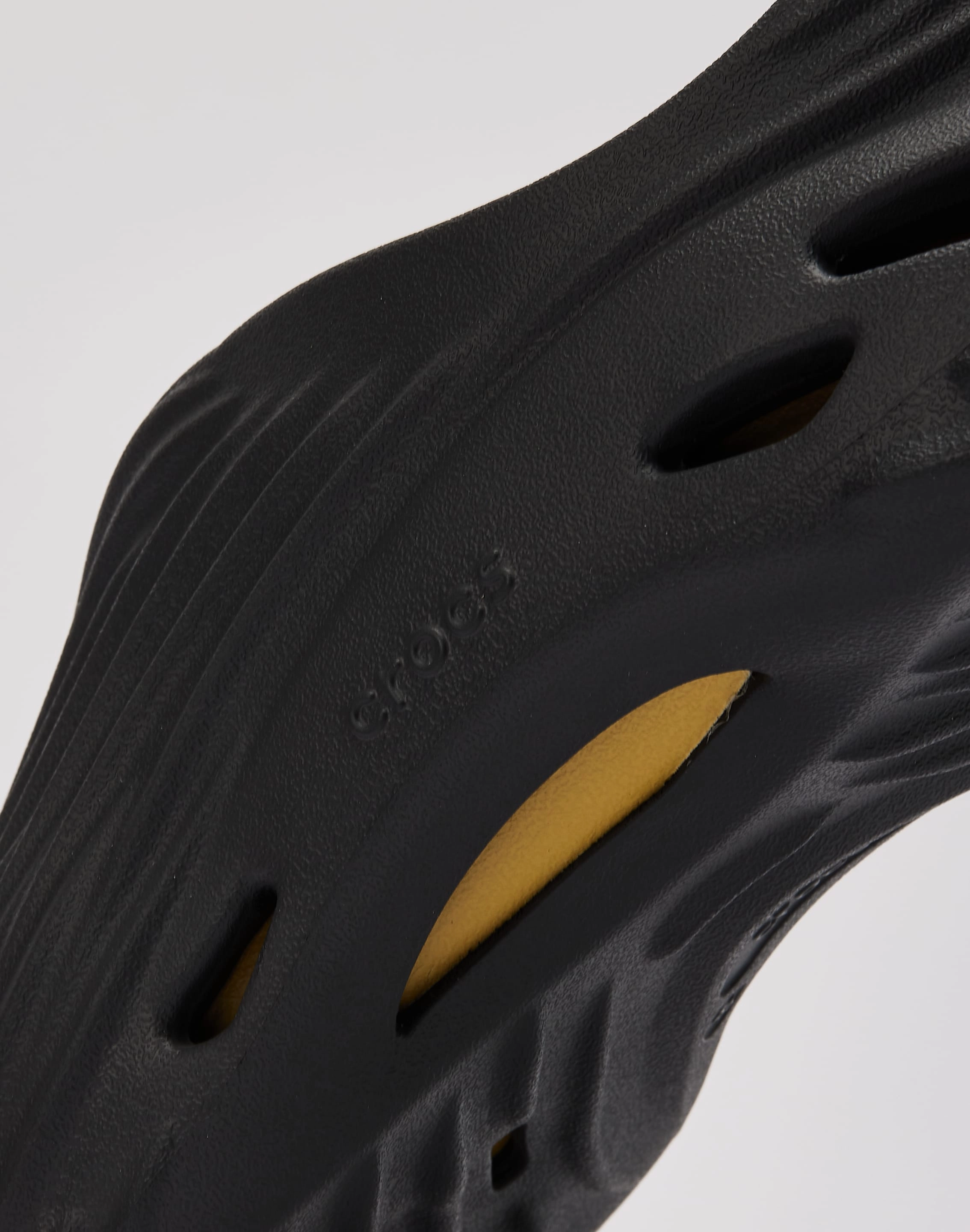 Shock Absorb Comfortable Padding Crocs Echo Wave